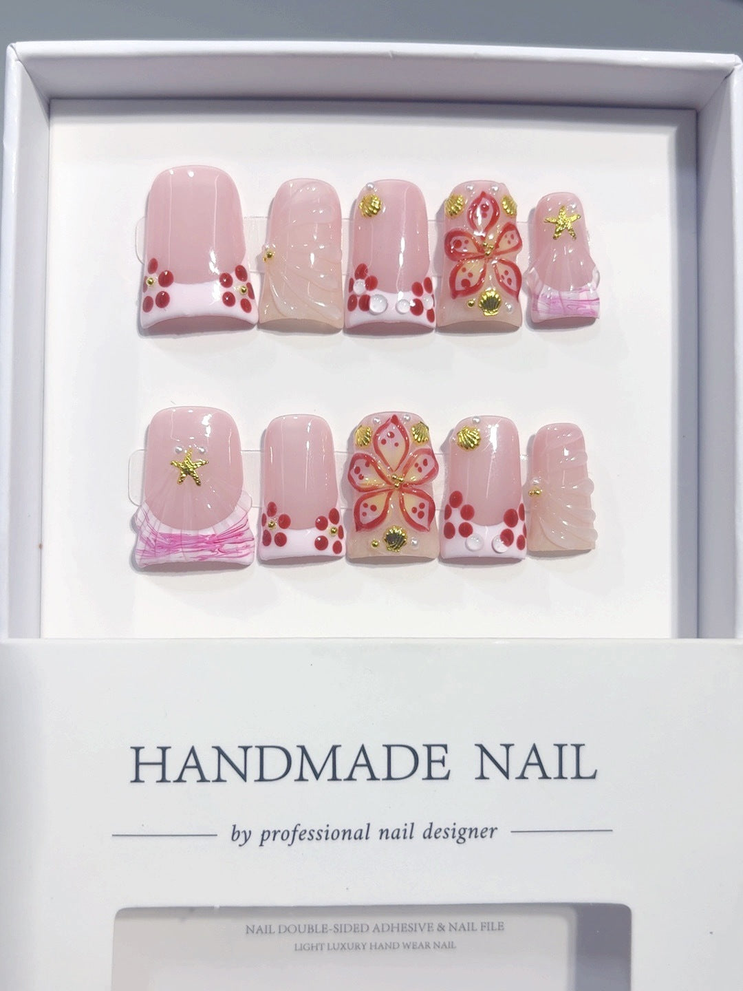 Baie Sakura : « Baie florale rose » – Ongles press-on faits main forme carrée courte