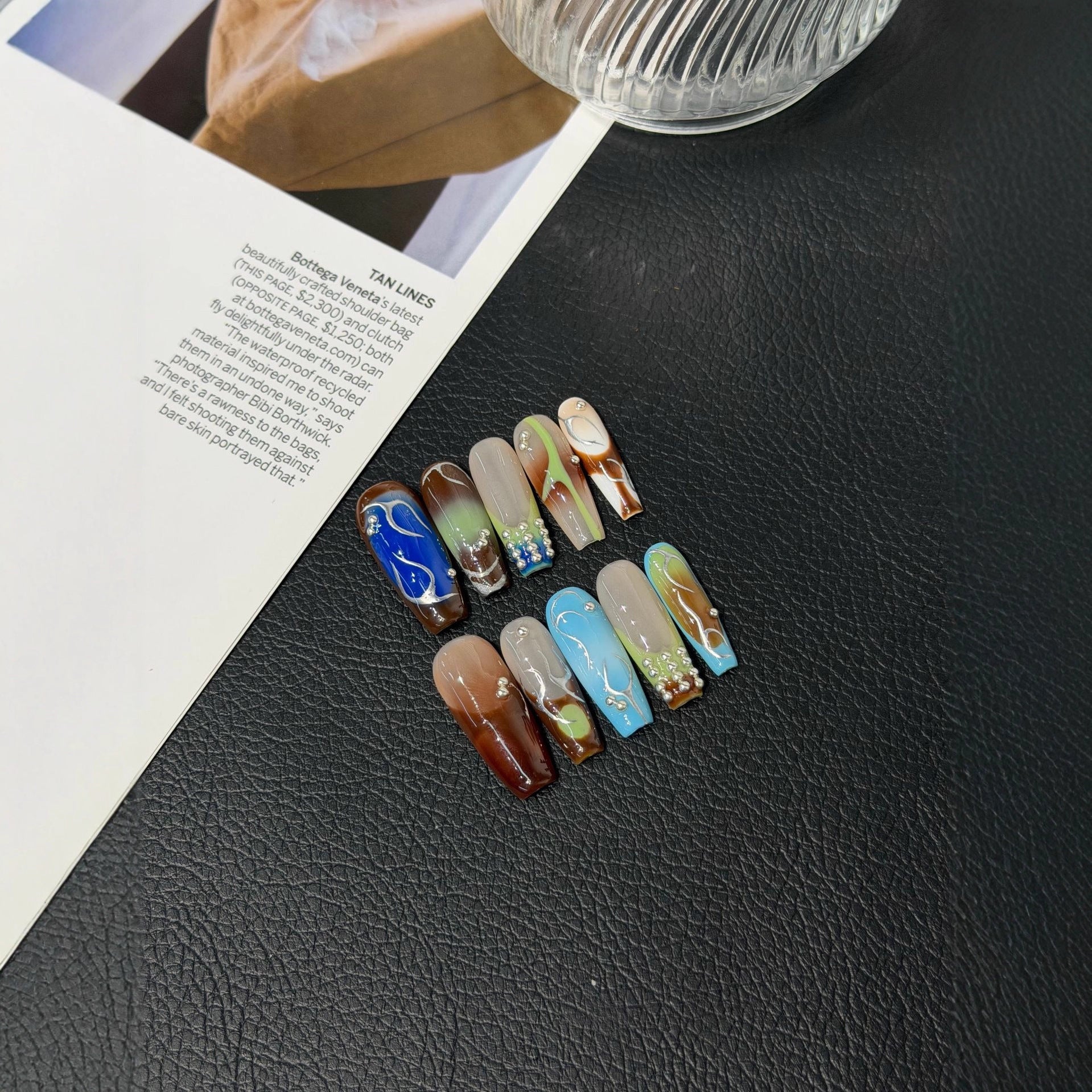 365nails: 「摩卡漩渦」—大理石紋與水晶 手工製 杏仁形 穿戴甲