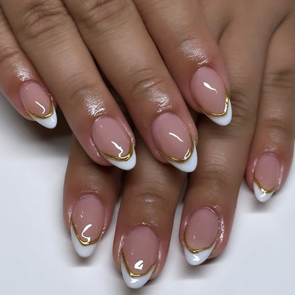 Manicura francesa blanca sencilla con rayas doradas 3D, acabado extraíble | 365nails