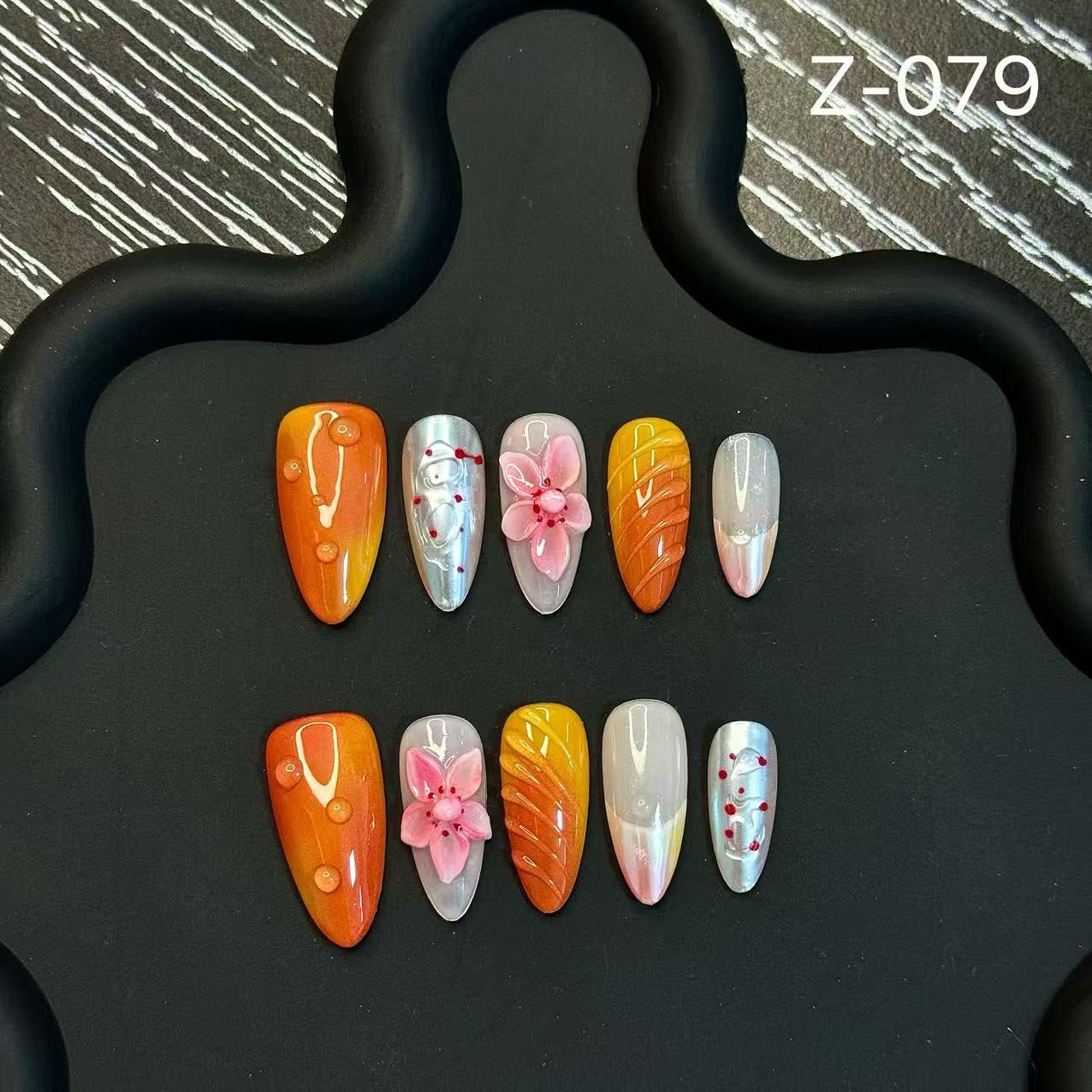 365nails：「柑橘綻放」– 3D 花卉手工製杏仁形穿戴甲