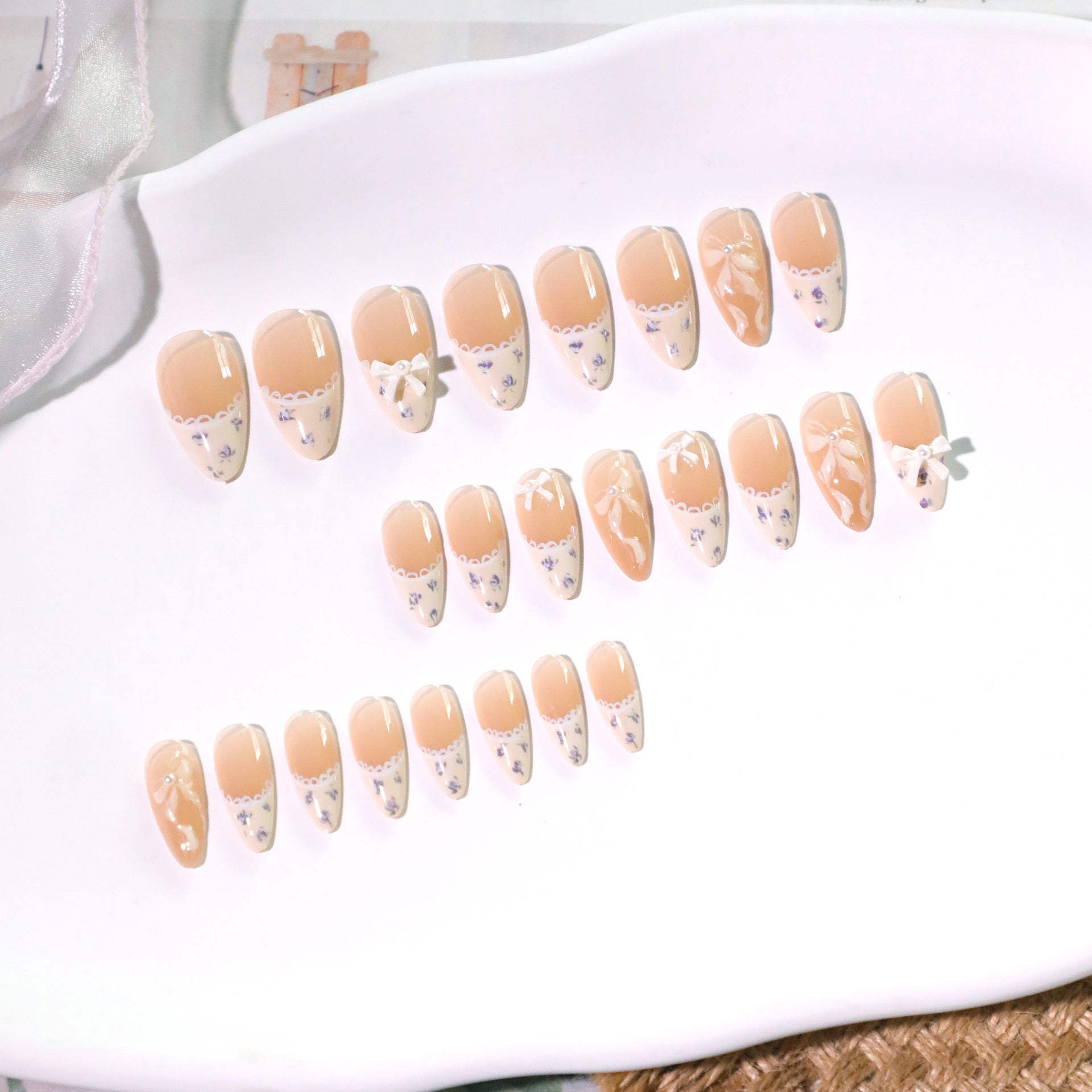 甜美短款杏仁形甲片 法式緞帶蝴蝶結｜365nails