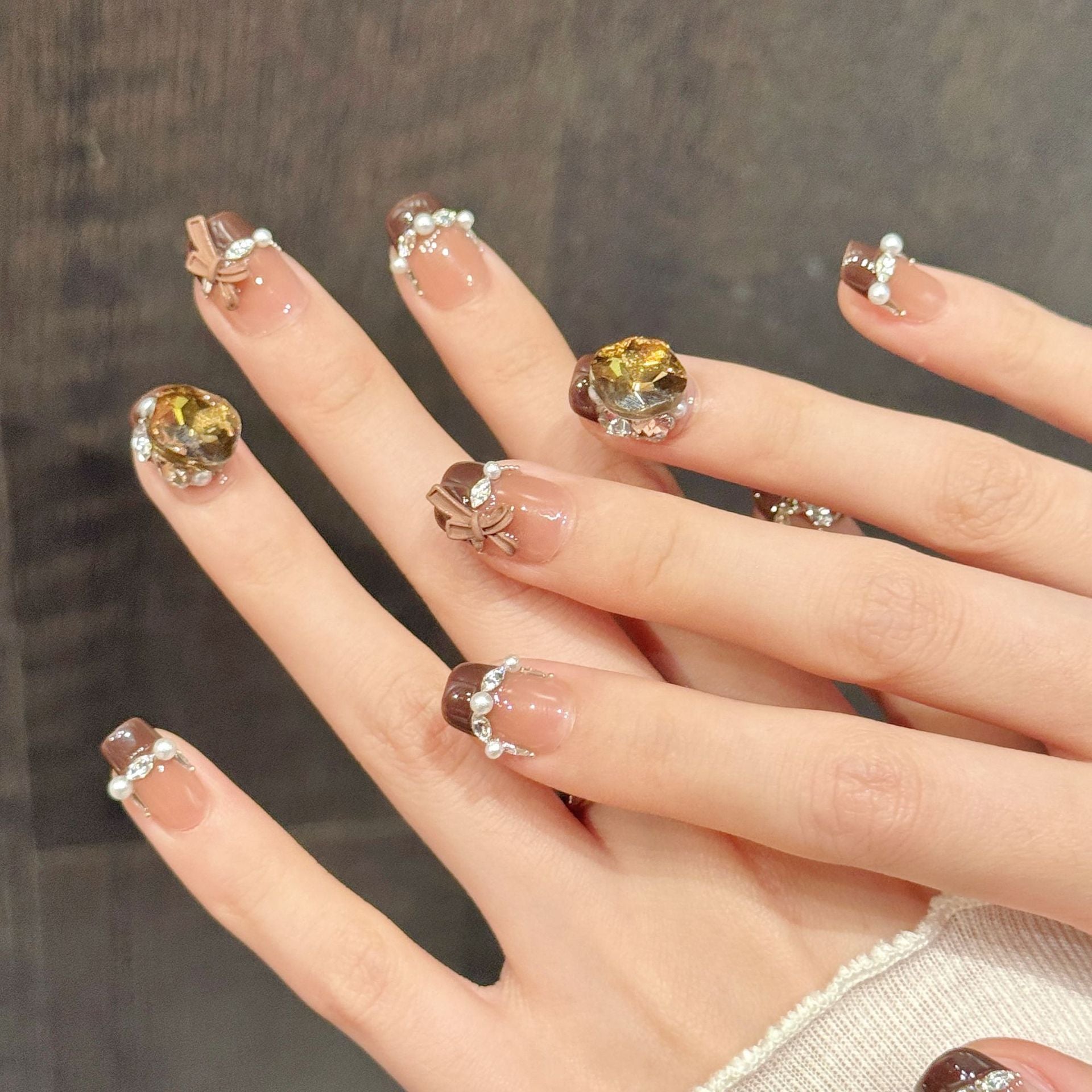 Brown Gem Pearl Bow Luxury Short Nail Design