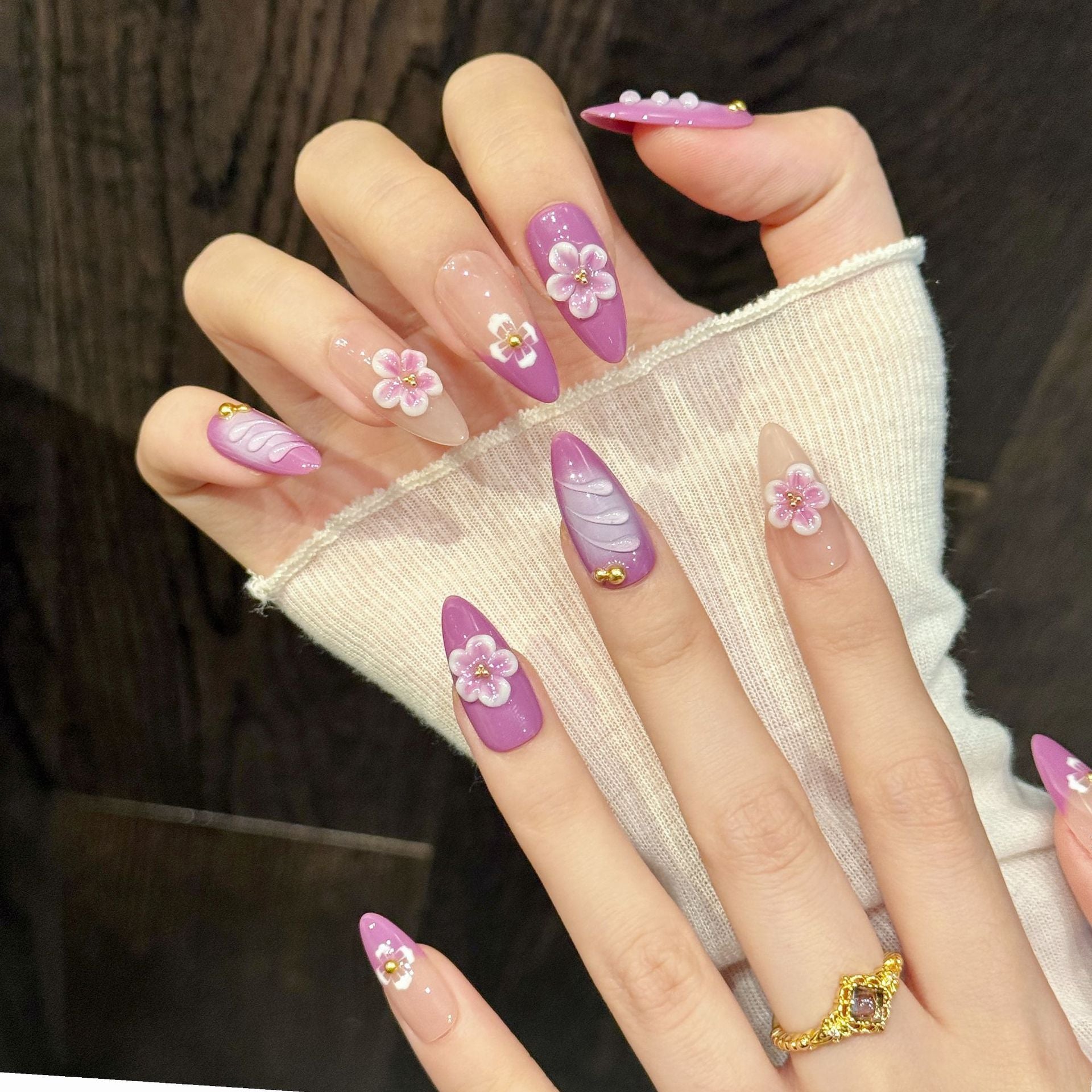 365nails: "Sakura Blush" – Unhas Postiças Amêndoa Longas com Flores 3D Pintadas à Mão
