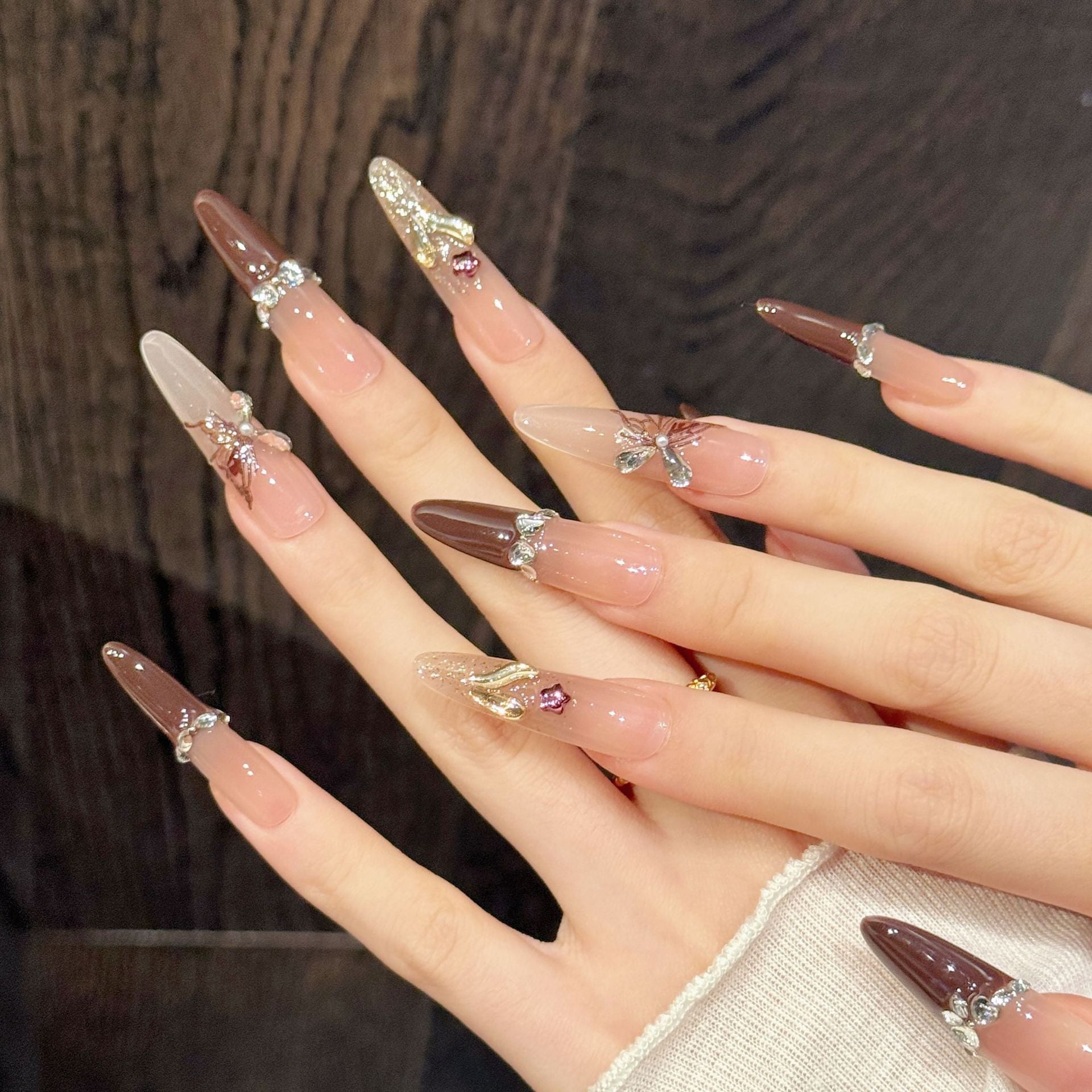Elegant Brown Crystal Accent Press On Nails