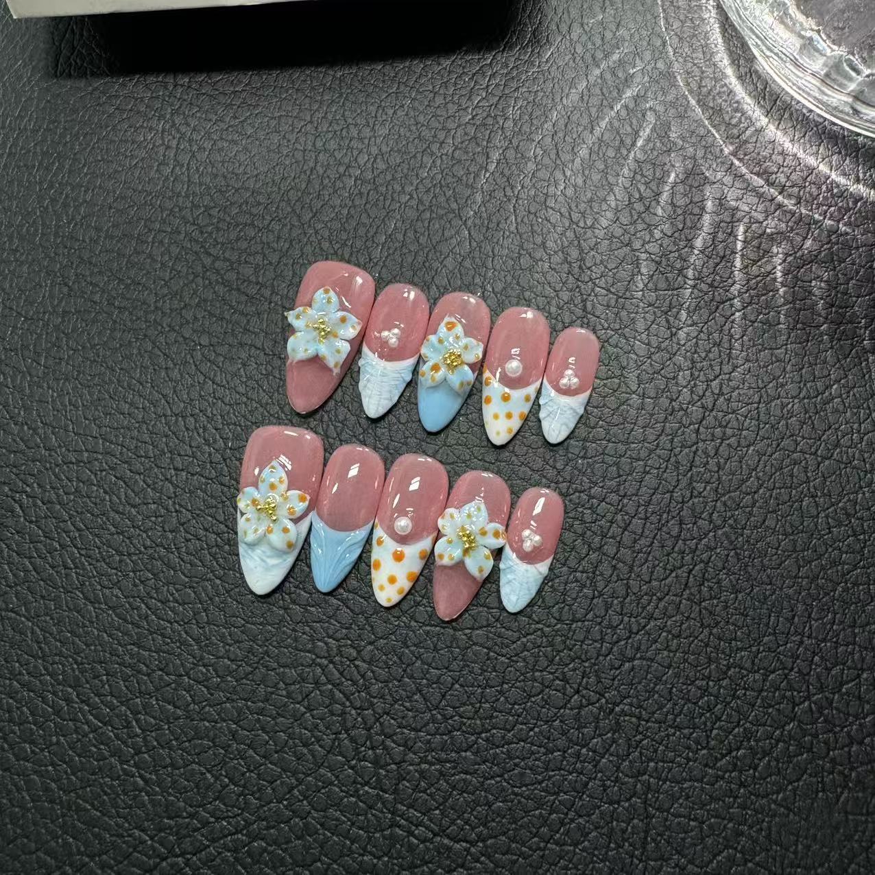 365nails：「粉彩綻放」3D手工製花朵杏仁形穿戴甲