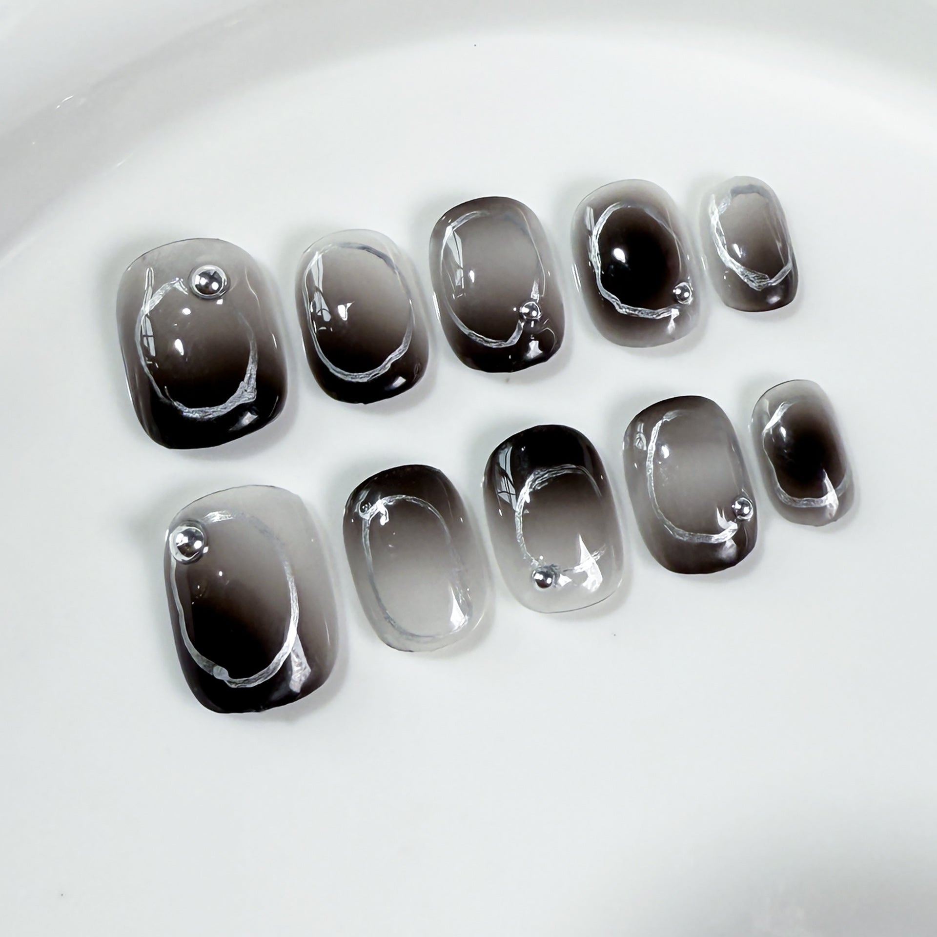 Uñas postizas hechas a mano con efecto hielo corto, con parches de cambio gradual, uñas postizas hechas a mano | 365nails