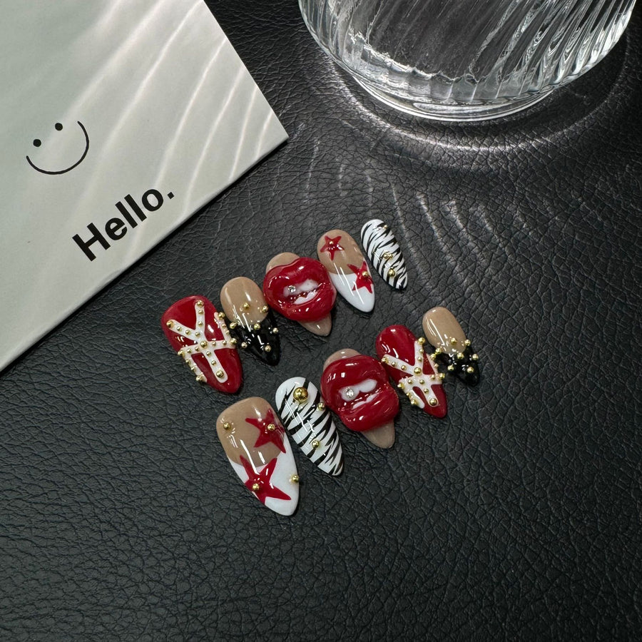 365nails: "립스틱 키스" – 3D 입술 & 리본 수제 미디엄 아몬드형 네일