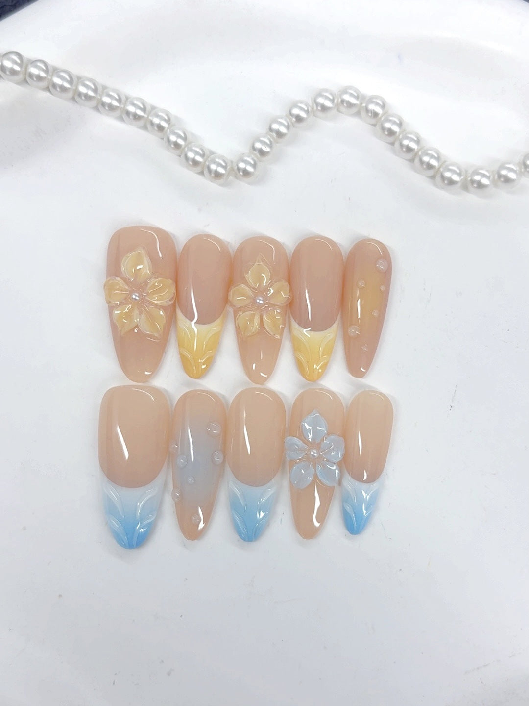 Dual Bloom: "Sun & Sea" – Almond Press-Ons