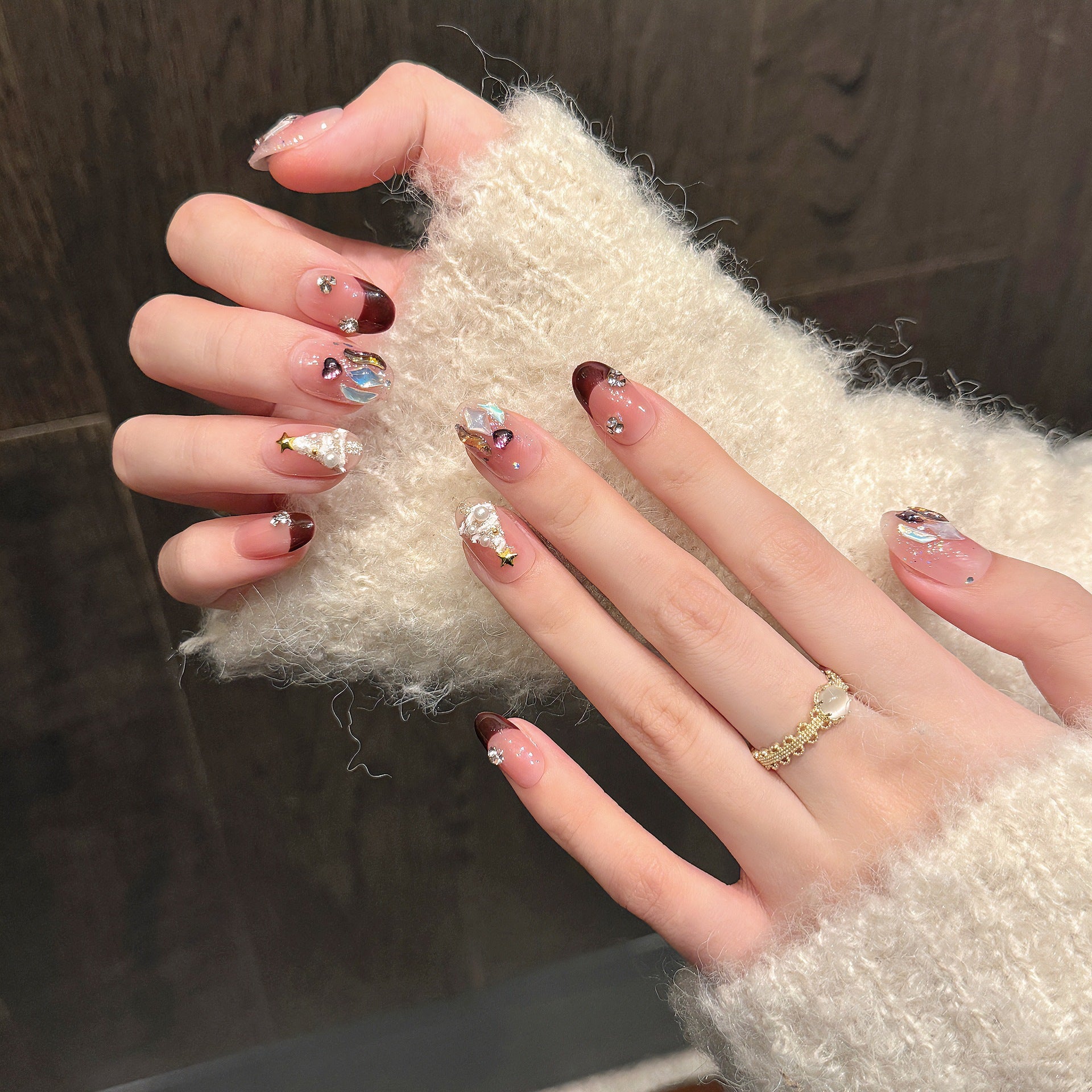 Pink and Brown Christmas Press‑On Nails – Tree & Iridescent Crystal Design