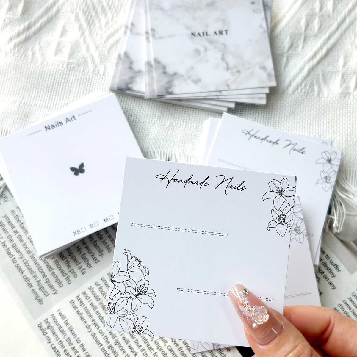 Elegant Minimalist Nail Art Display Cards for Press‑On Sets