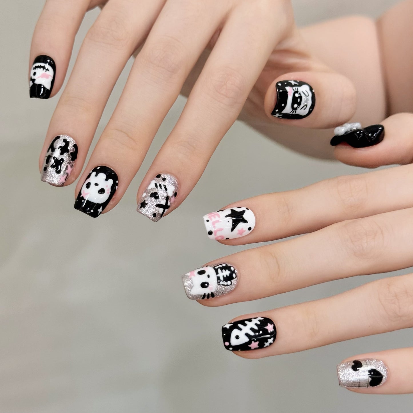 Cute Black White Cartoon Halloween Skeleton Press On Nails