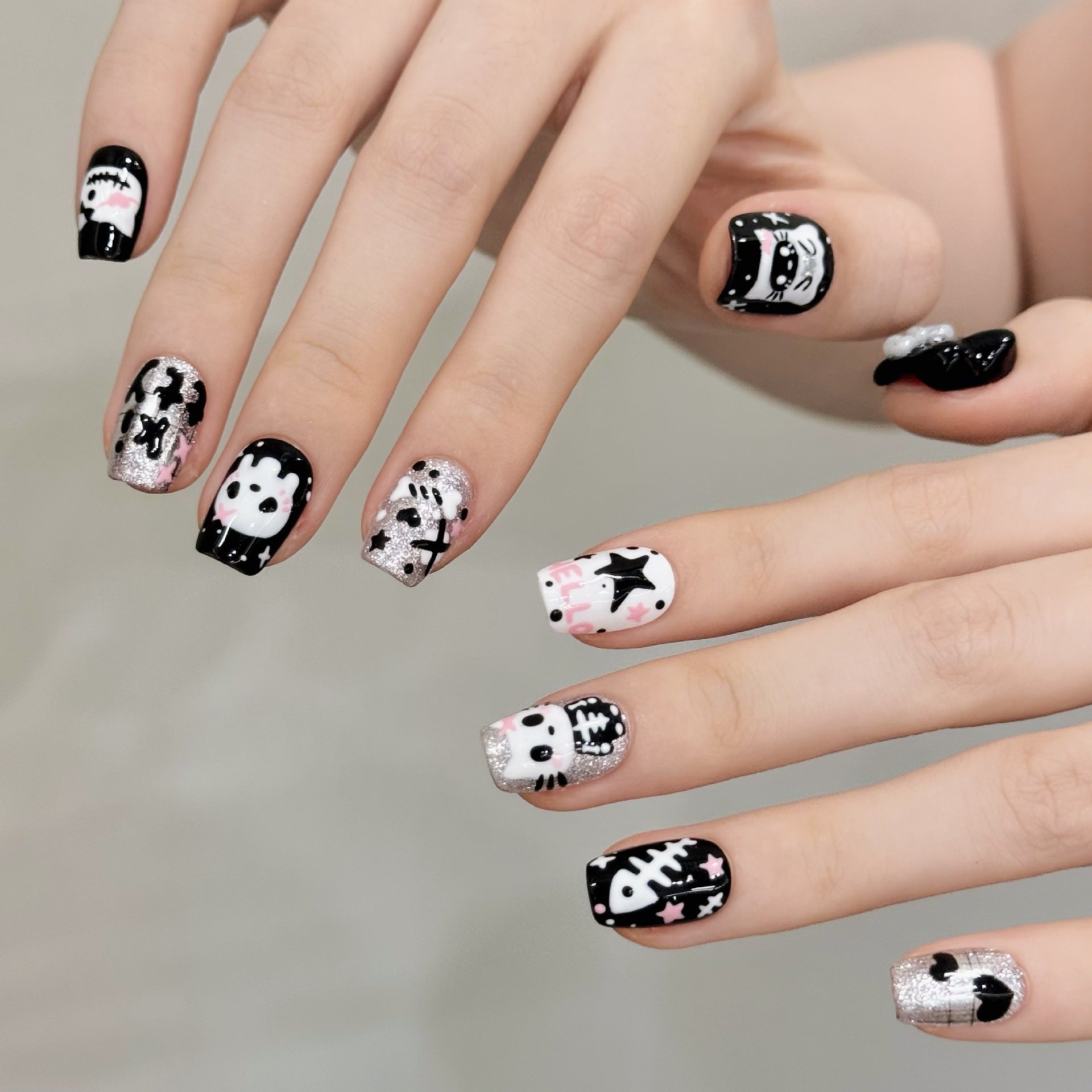 Cute Black White Cartoon Halloween Skeleton Press On Nails