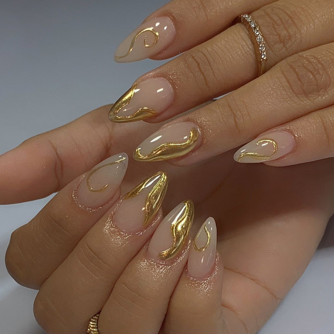 3D gold irregular manicure  short almond nail   hot-selling  film finished product｜365nails