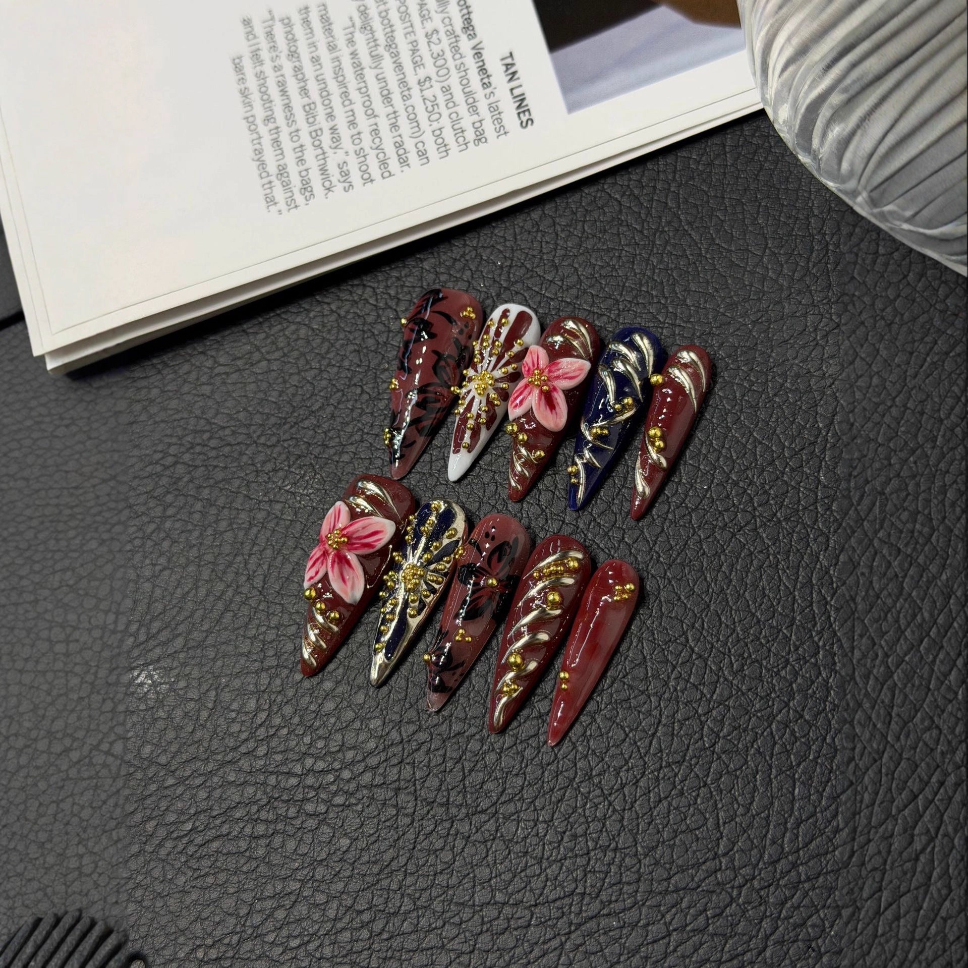 365nails「午夜花園」手工製 3D 花卉與金箔 尖形穿戴甲