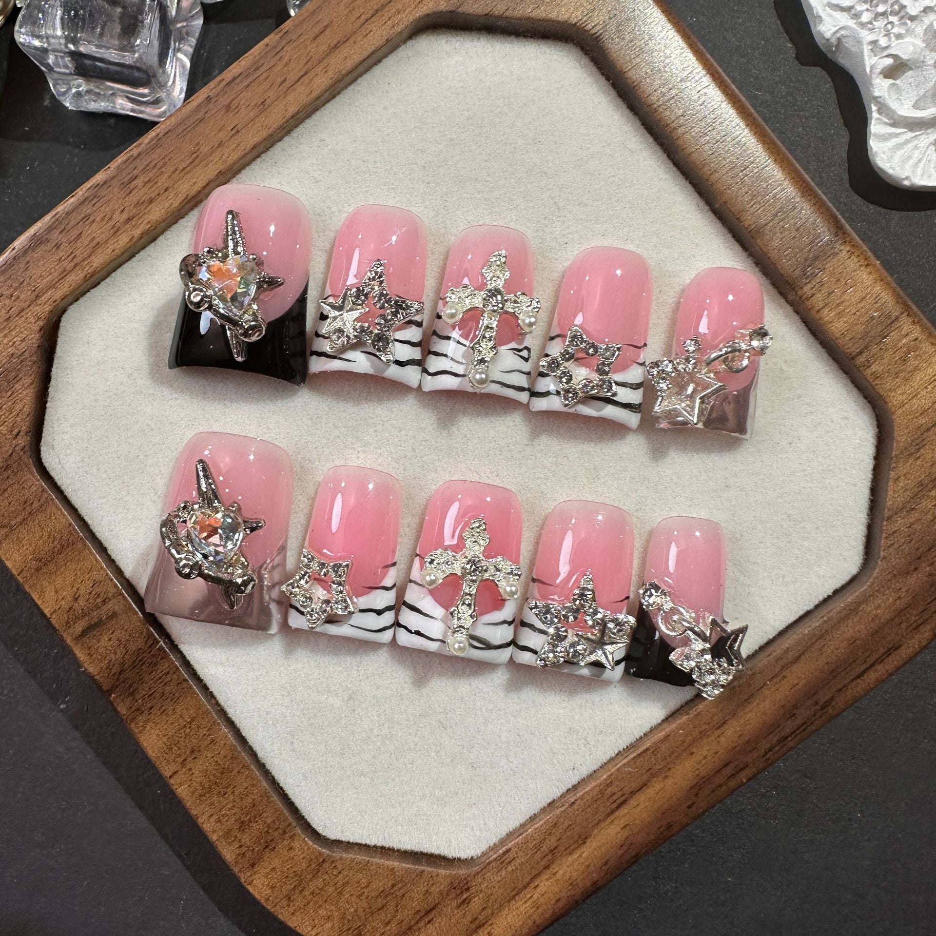 Pink Chrome Y2K Star Press On Nails Set