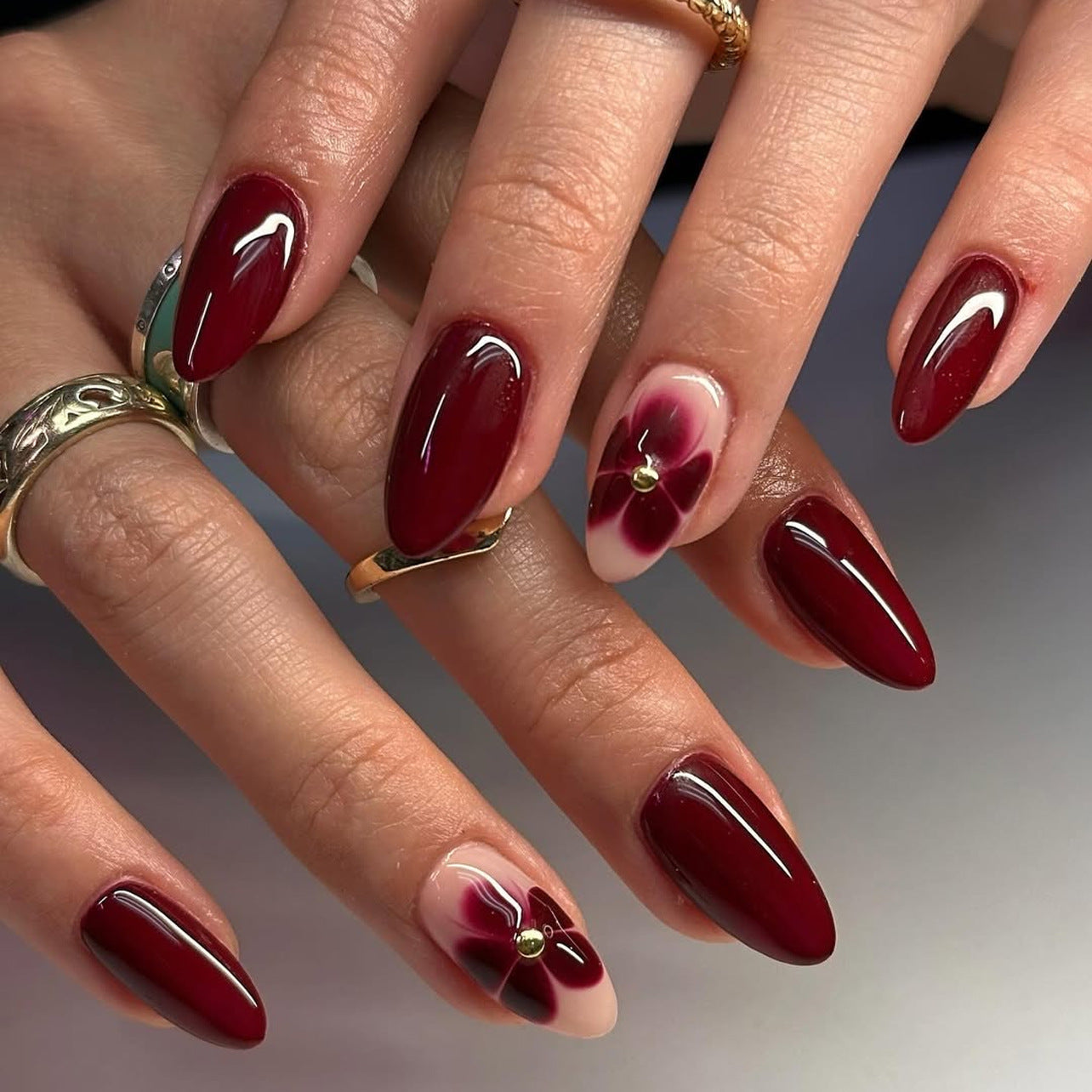 Simple red atmospheric wearable manicure, advanced sense wearable nail film, short almond flower fake nail wholesale