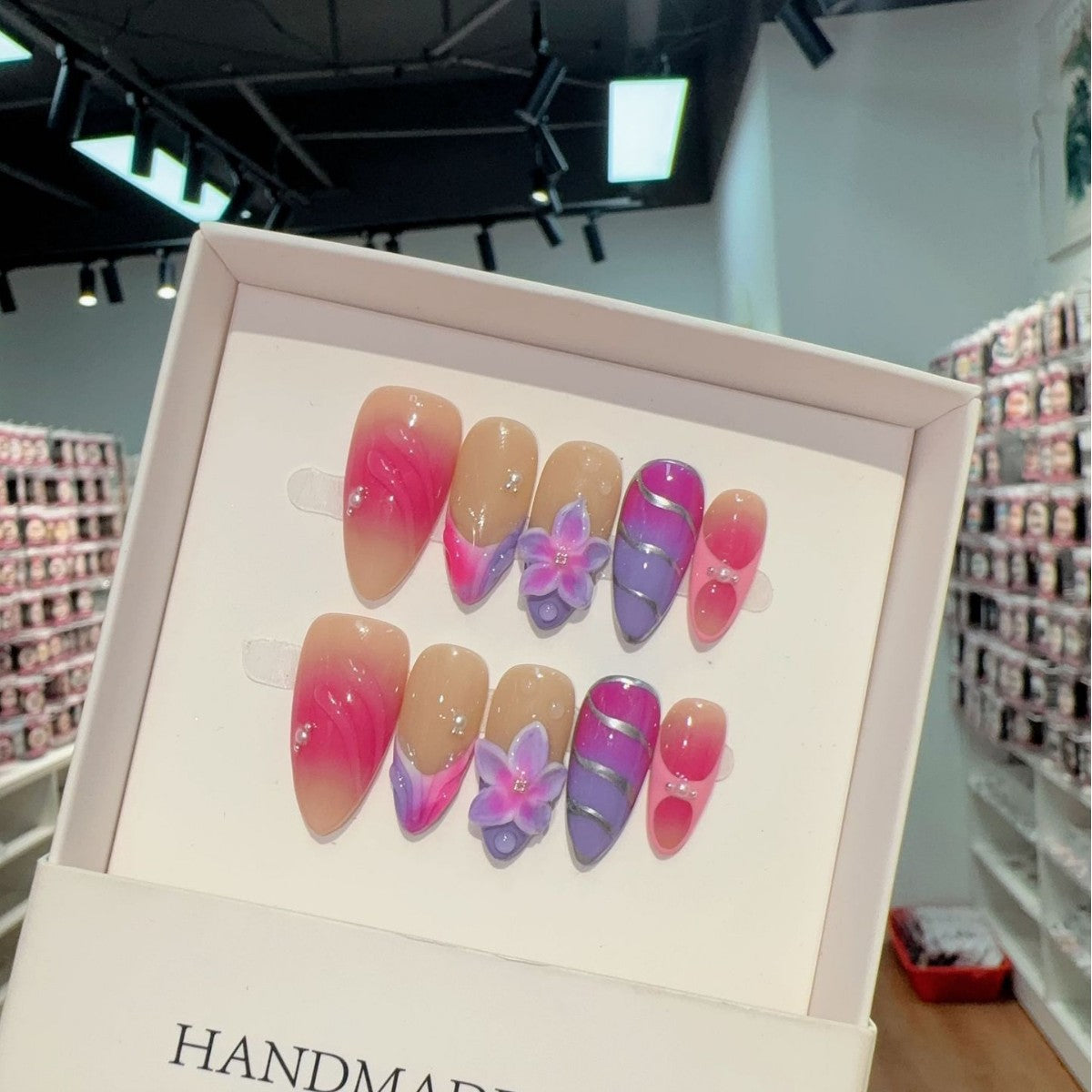 365nails: "Tropical Bloom" – 3D 플로럴 수제 아몬드형 네일
