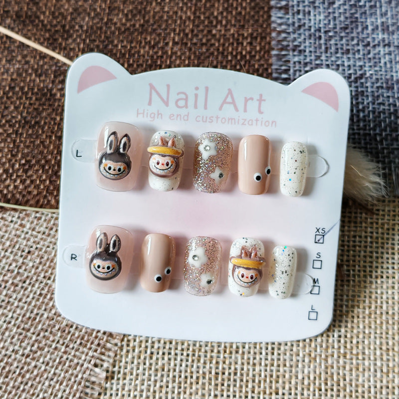 365Nails: "Labubu Sussurro da Floresta" – Unhas Postiças Curtas Ovais Feitas à Mão com Design Labubu e Florestal