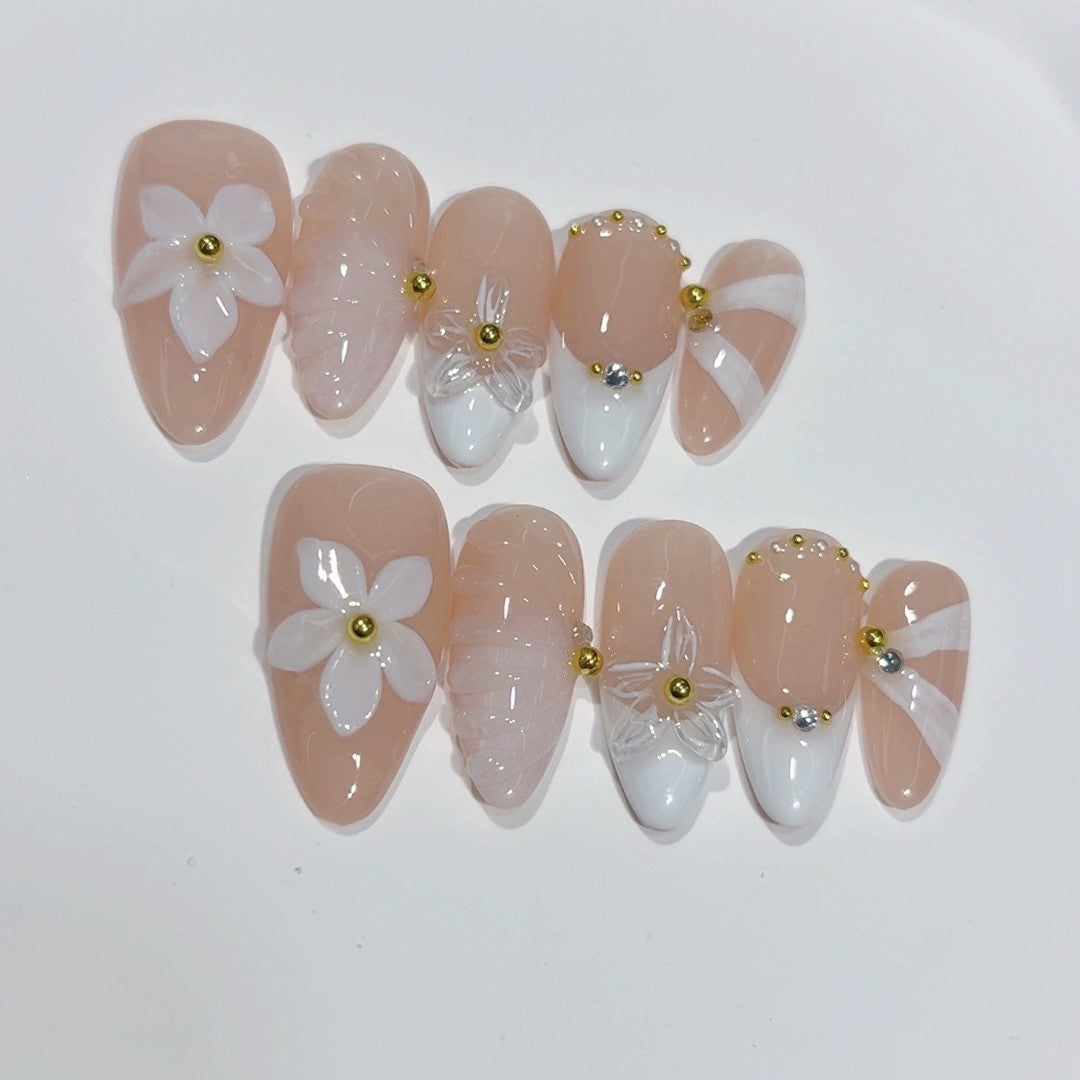 婚禮優雅：「蕾絲綻放」– 中長款杏仁形手工製穿戴甲