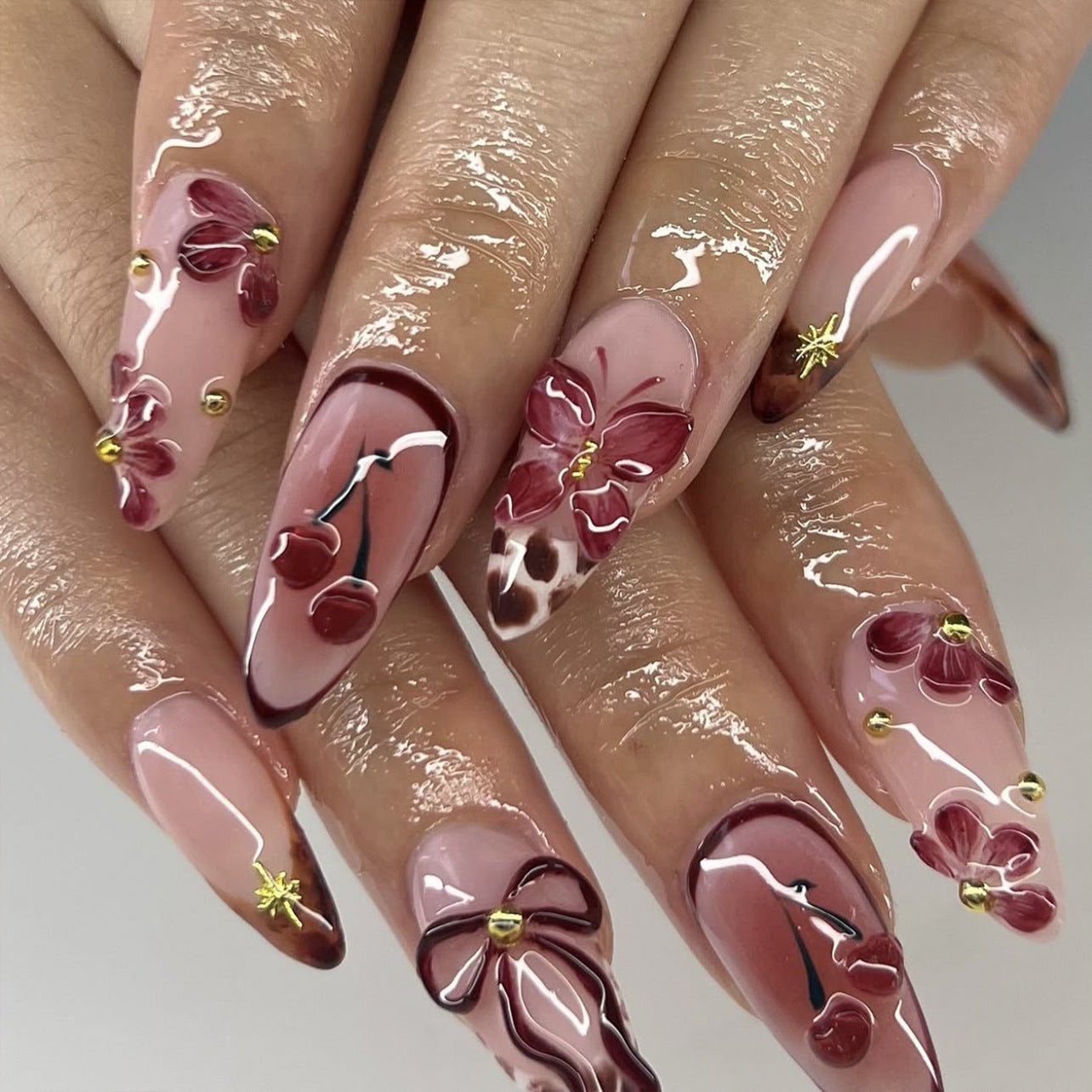 Vintage bloem 3D stereo strik amandel press-on nagels