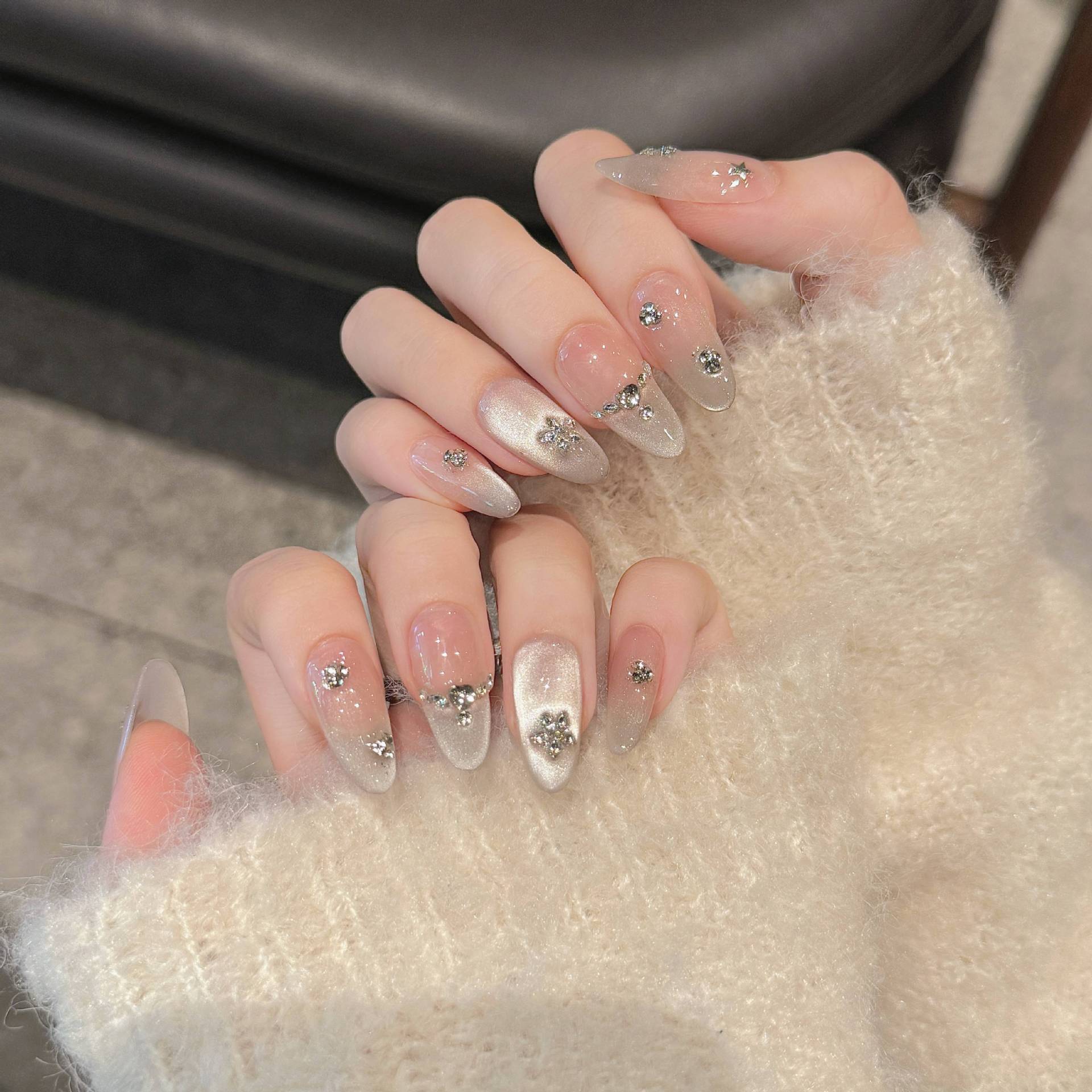 365nails: "Sussurros Celestiais" – Unhas Longas Amendoadas de Borboleta 3D Feitas à Mão