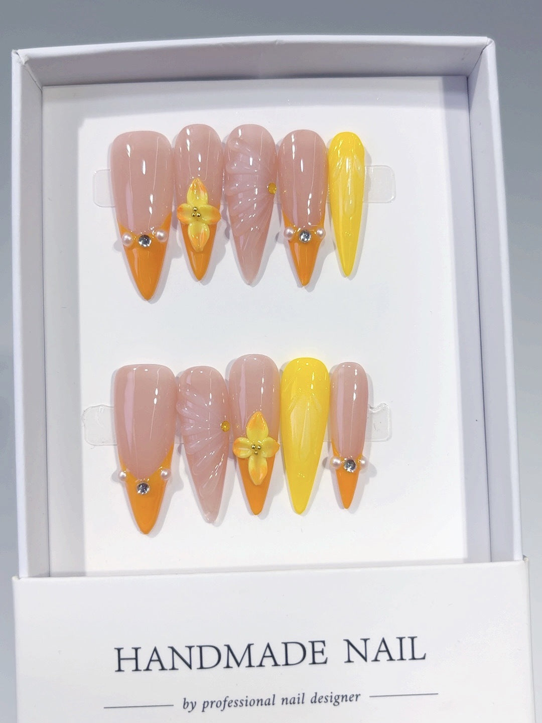Sunset Bloom: "Aurora Flower" – Unhas Postiças Longas Almond