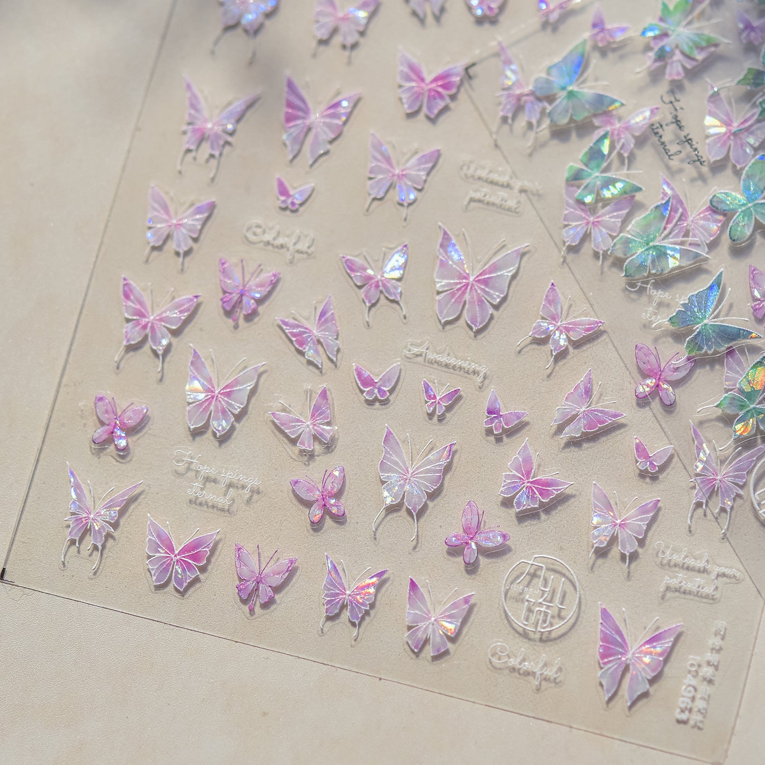 365nails: 홀로그램 청록 나비 – 네일 아트 스티커