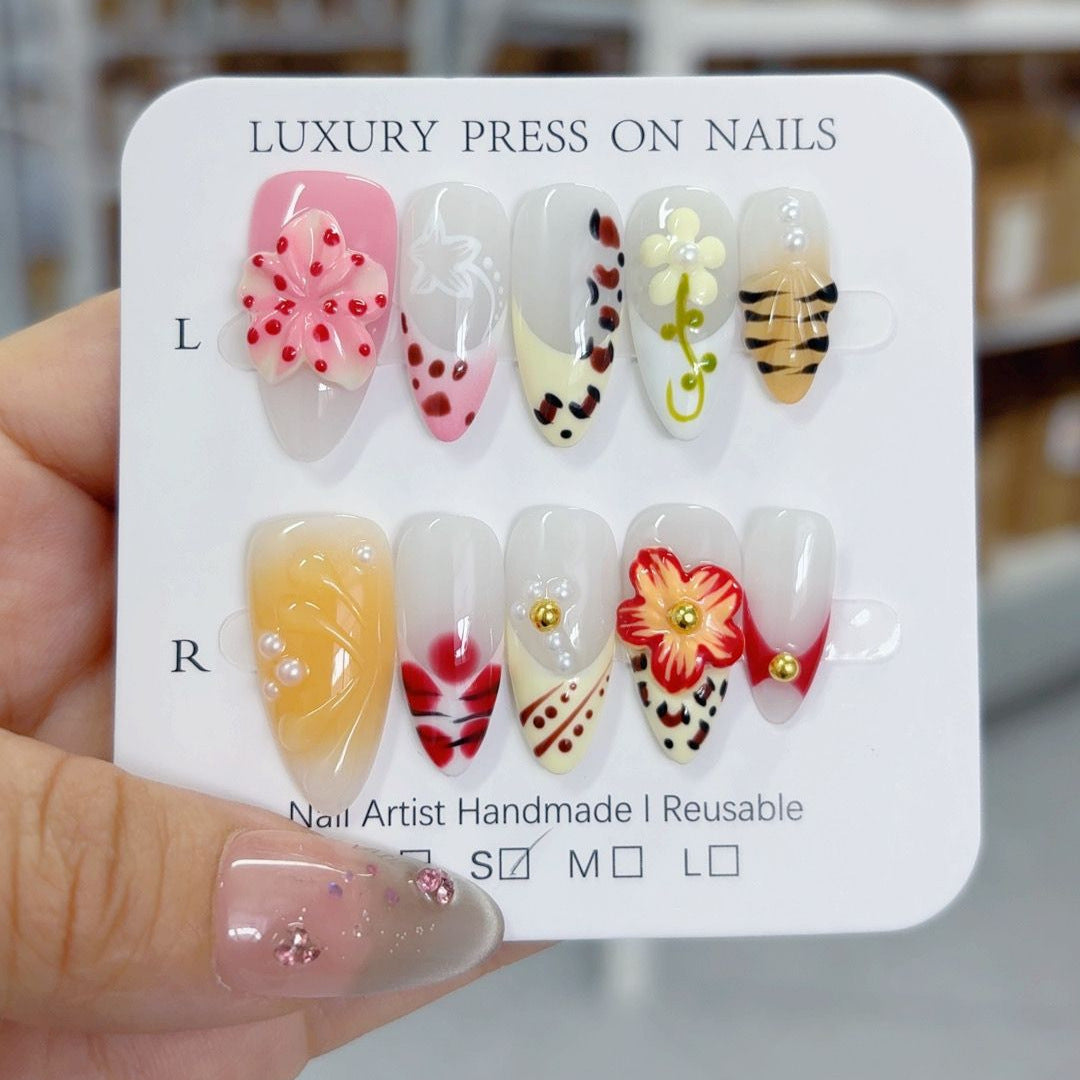 Jardin féerique : « Fleur et Bourdon » – Ongles press-on faits main amande mi-longs