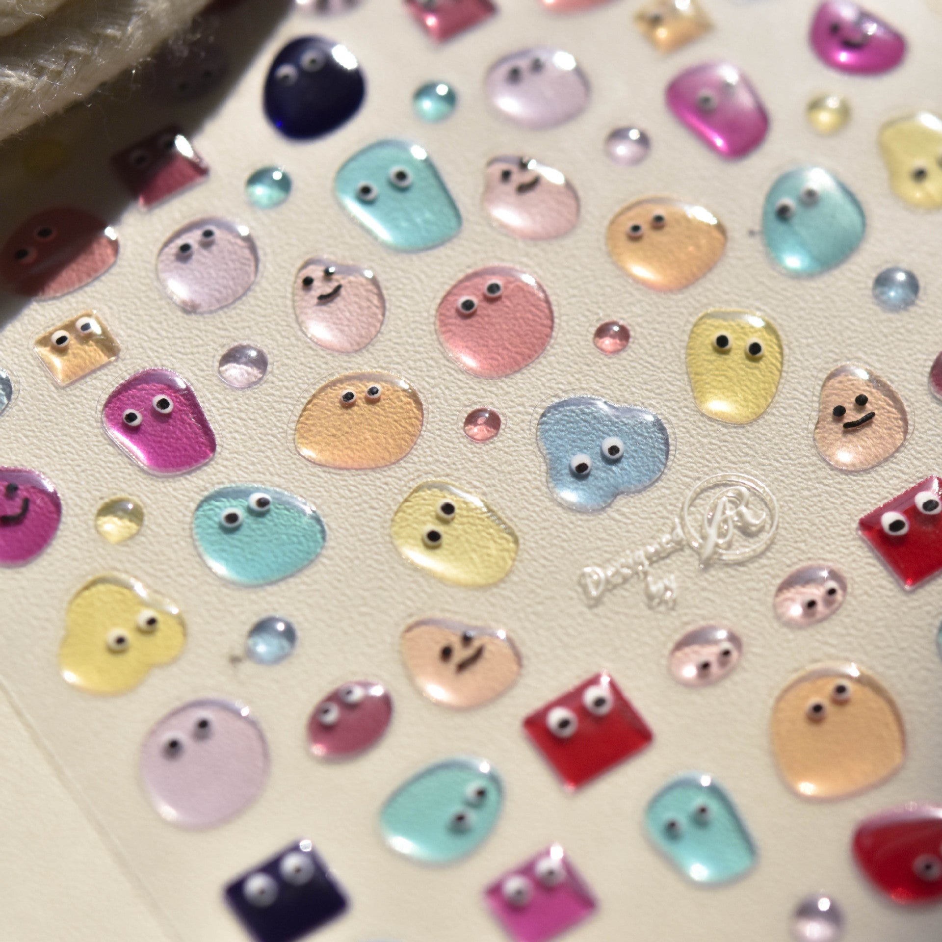 365nails: "petit monstre mignon" – Autocollants pour ongles