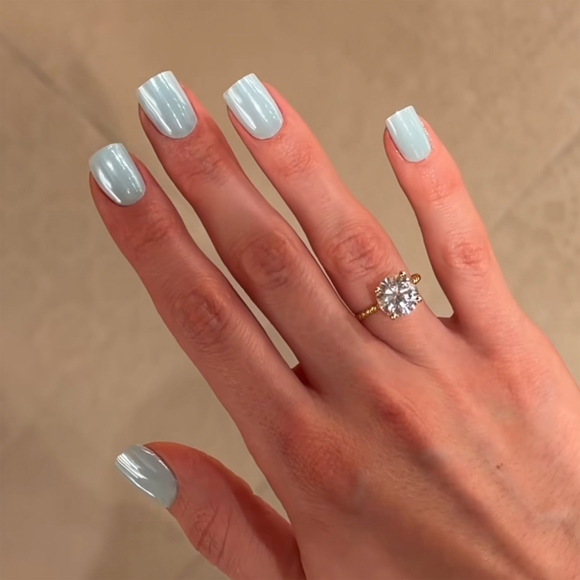 365nails: "Soft Sky Blue Short Square" – Glossy Solid Press-on Nails