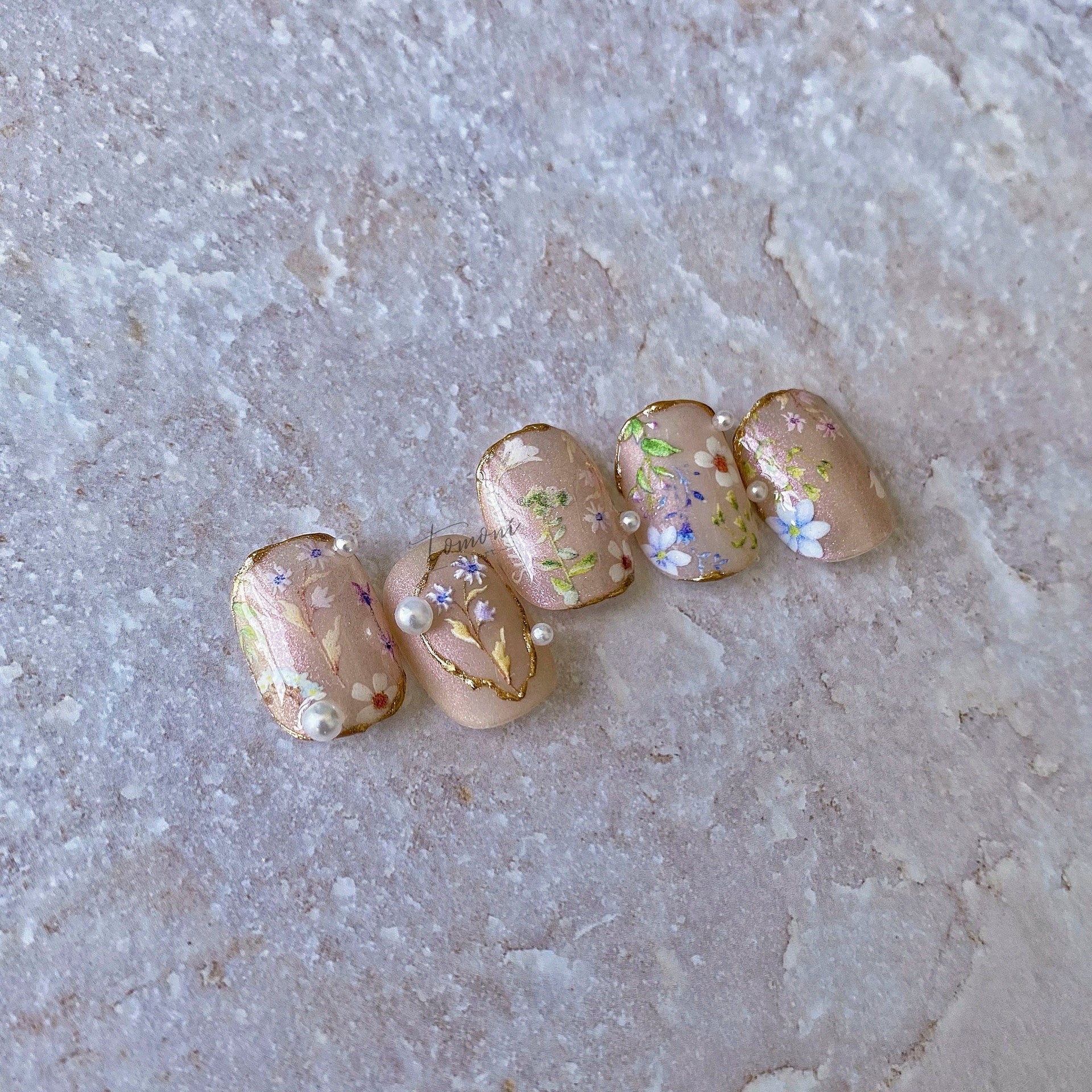 Pure White Spring Blossoms – Delicate Floral Nail Art Set