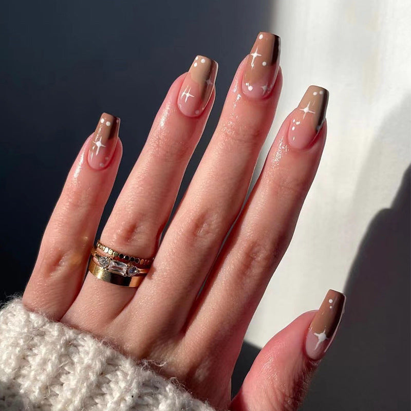 甲片批發：棕色法式 與 白色星點 穿戴甲｜365nails