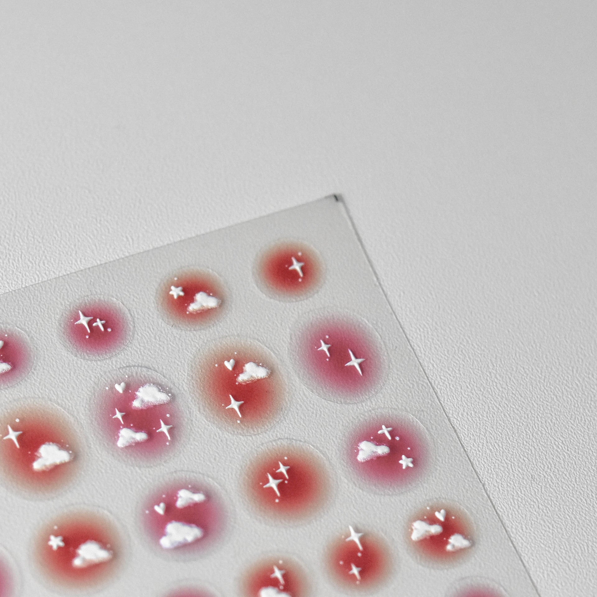 365nails: "Red Gradient Cloud Star" – Nail Art Stickers