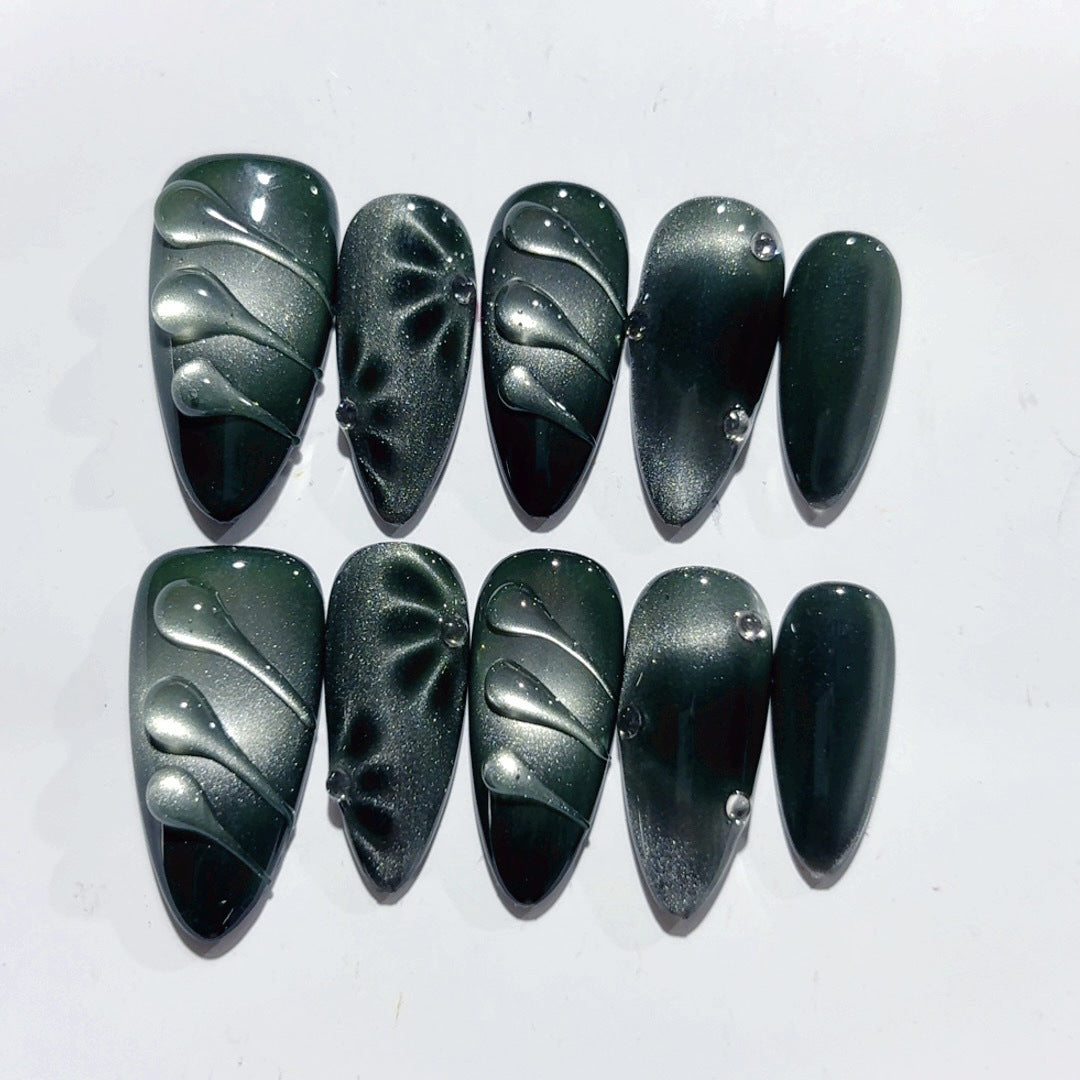 Sussurro Esmeralda: "Cat Eye Bloom" – Unhas Postiças Amendoada