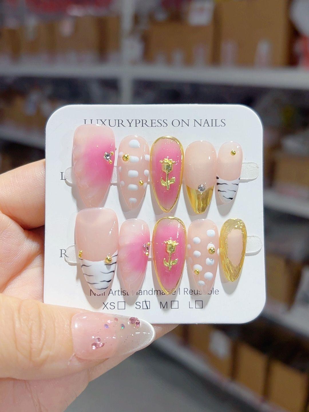 365nails: "Blush Gold Rose" – Unhas Postiças Artesanais Rosa-Dourado Românticas de Amêndoa Média