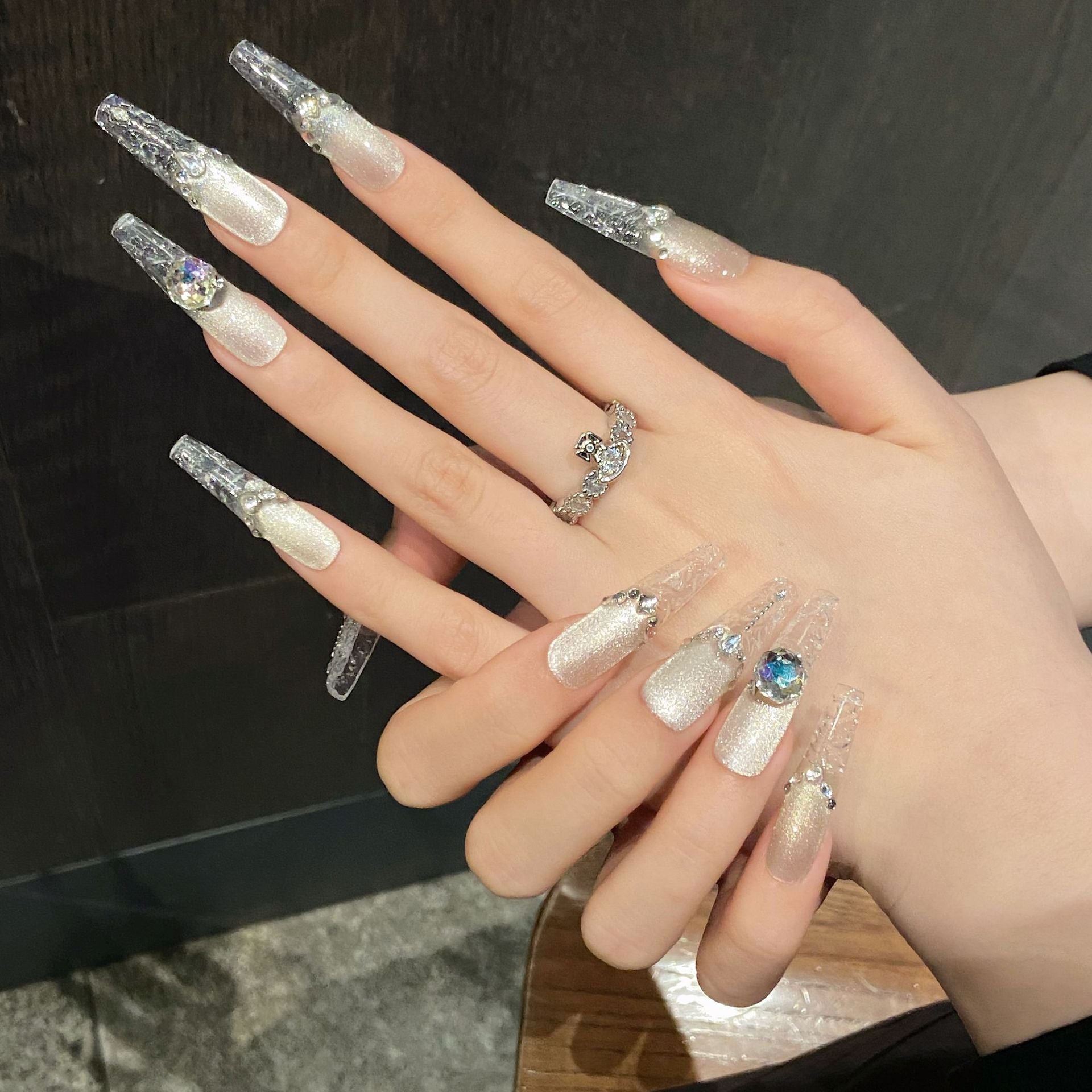 365nails: "水晶冰夢" – 3D 水晶與全息亮粉 手工製 尖形 穿戴甲