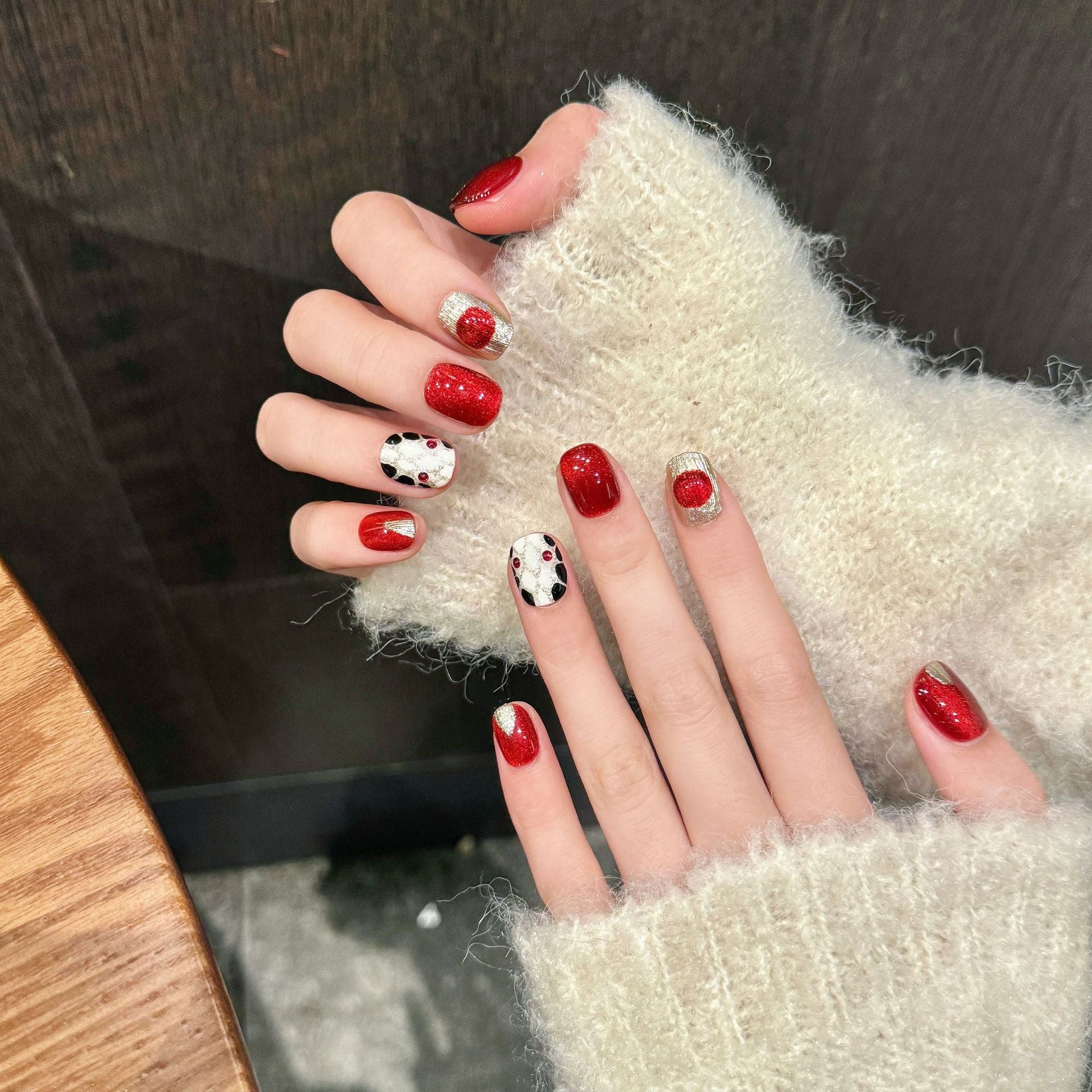 365nails: "Crimson Medusa" – Hand-Painted Snake & 3D Rose Short Square Nails
