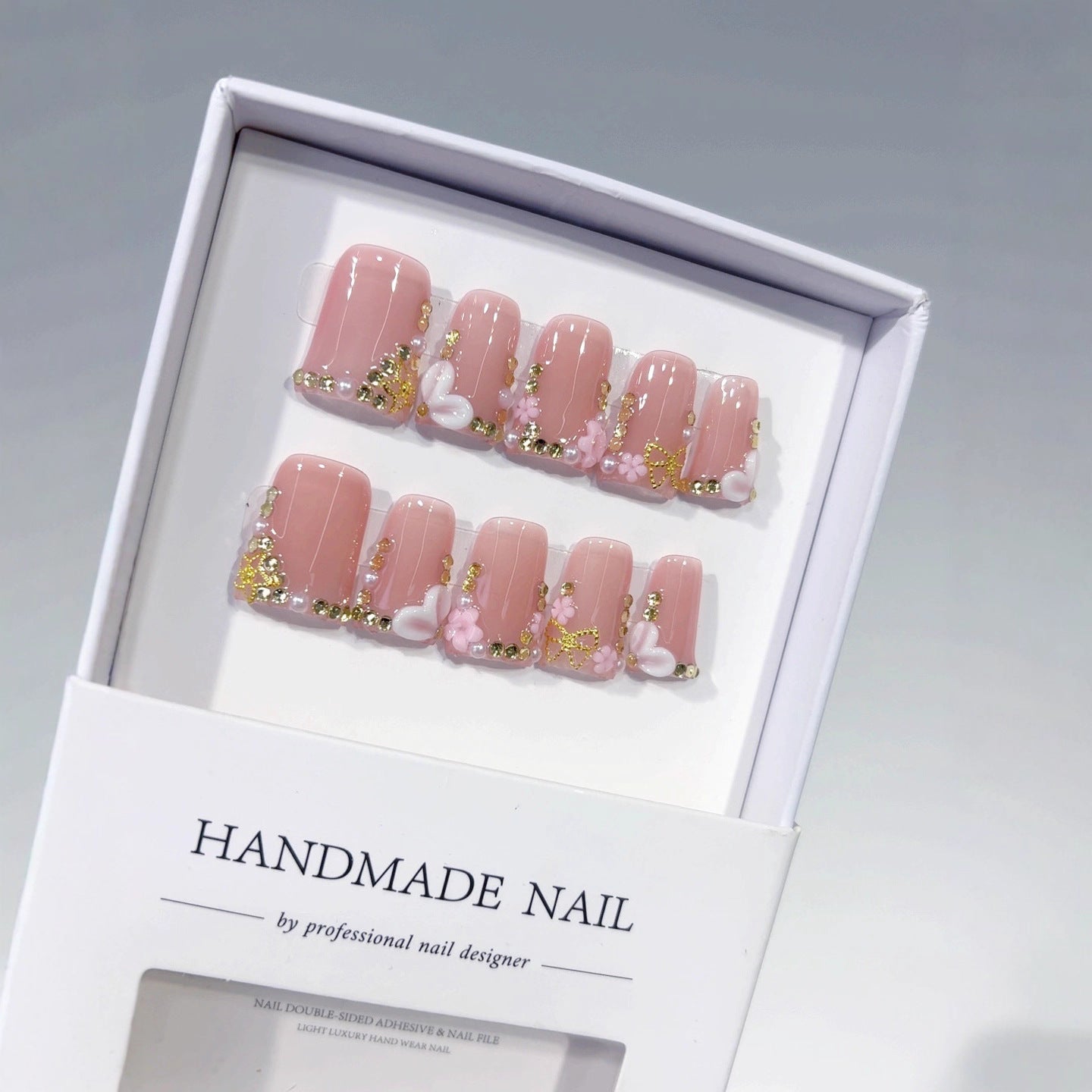 Luxe rose doux : "Cœur & Floral" – Ongles press-on forme carrée
