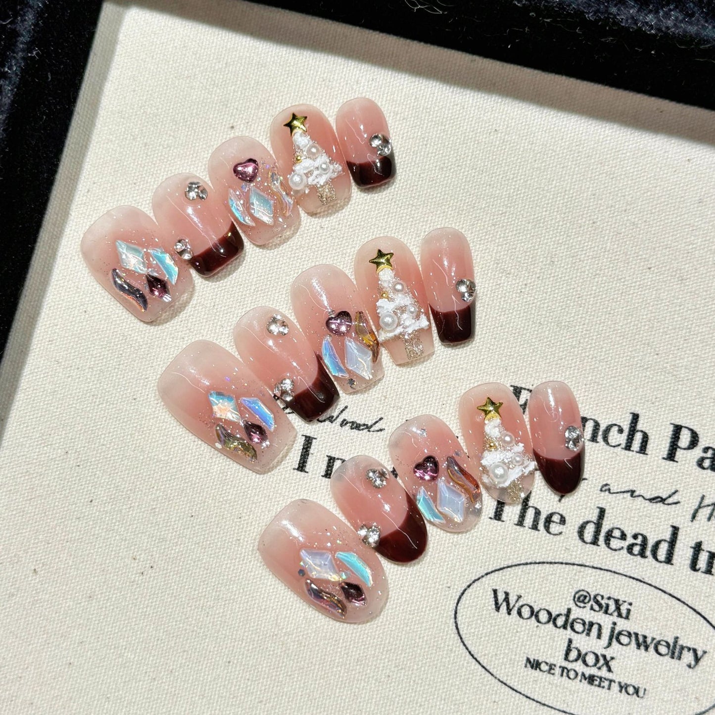 Pink and Brown Christmas Press‑On Nails – Tree & Iridescent Crystal Design