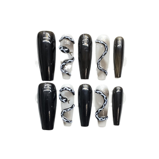 Spice Girls Black Hand-painted Temperament Three-dimensional Snake Pattern Niche fake nails White | 365nails