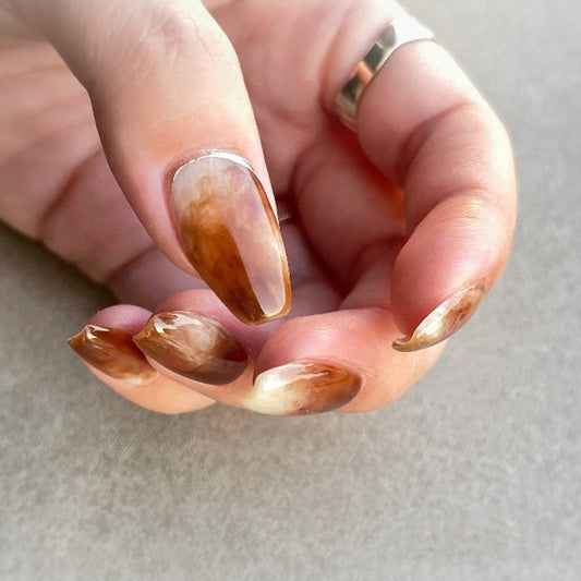 Maillard wears nail pads, retro brown smudge nail pads, simple autumn nail pads, fake nails.｜365nails