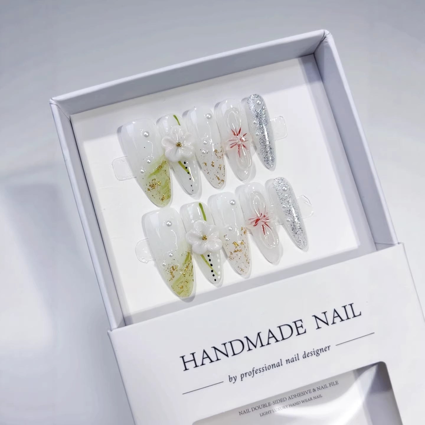 365nails-Serene Garden：「翡翠百合」— 長款杏仁形手工製甲片