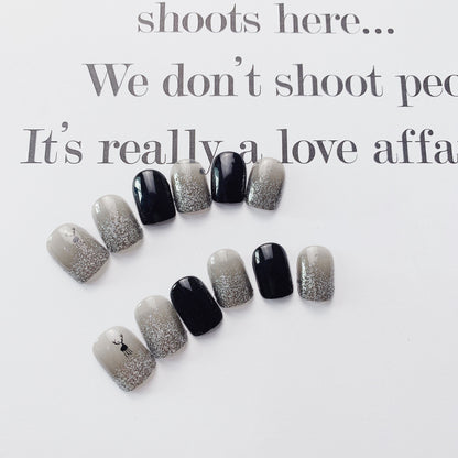 Short silver snow elk press-on nails glitter gradual change short round nail patch   fake nail nail wholesale｜365nails