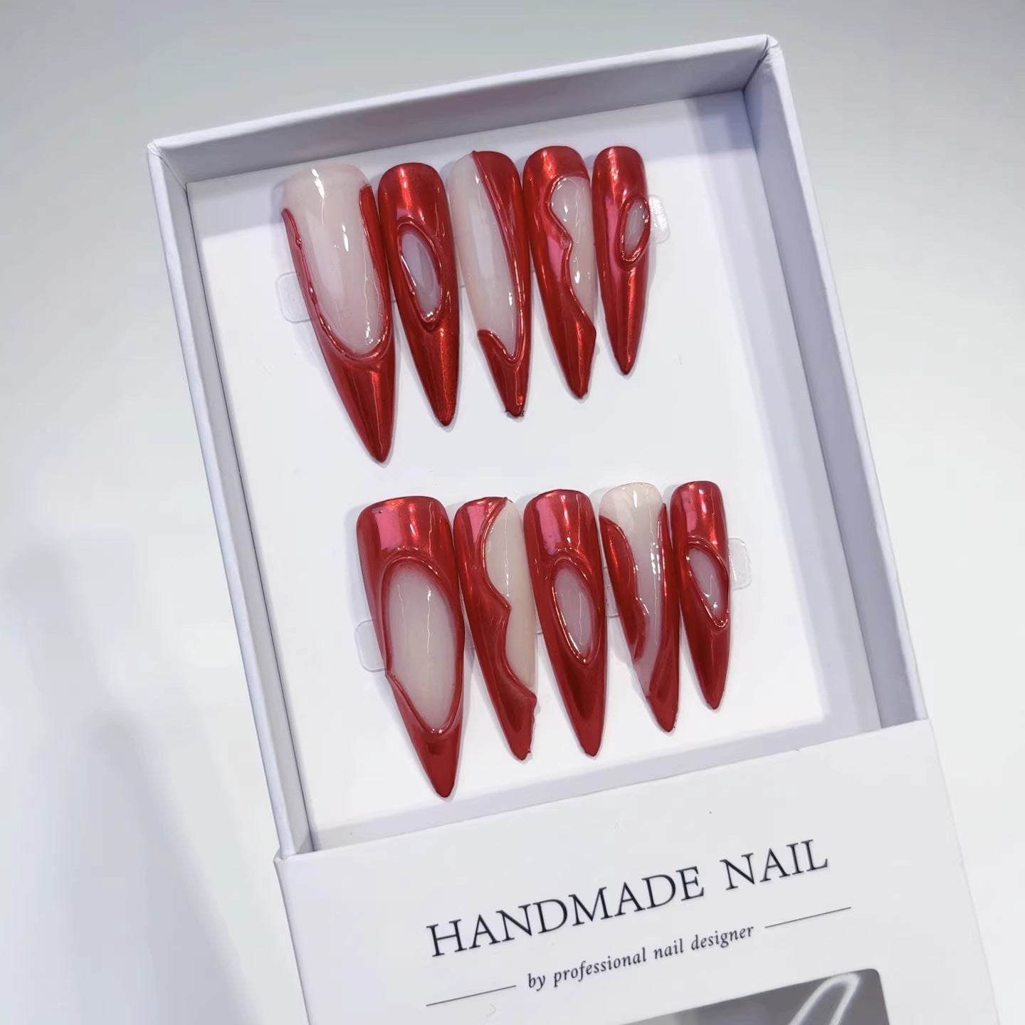365nails: "Bord de Flamme Cramoisie" – Ongles press-on longs forme stiletto, rouge métallique creux, faits main
