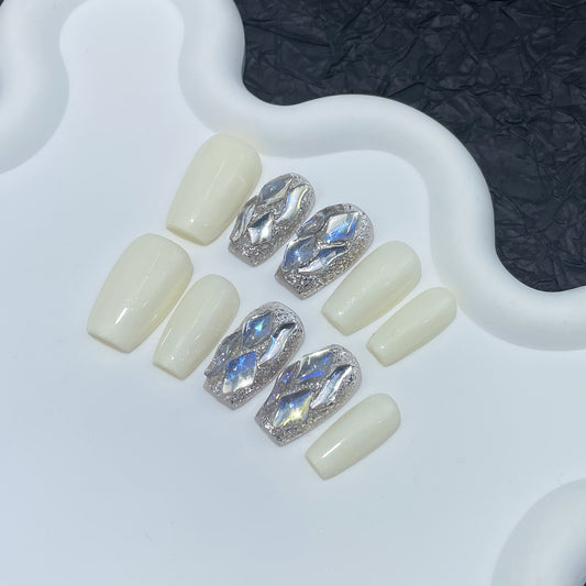 Pure handmade worn nail coconut milk color simple and versatile moonlight bright diamond short nail patch wearable nail sticker｜365nails
