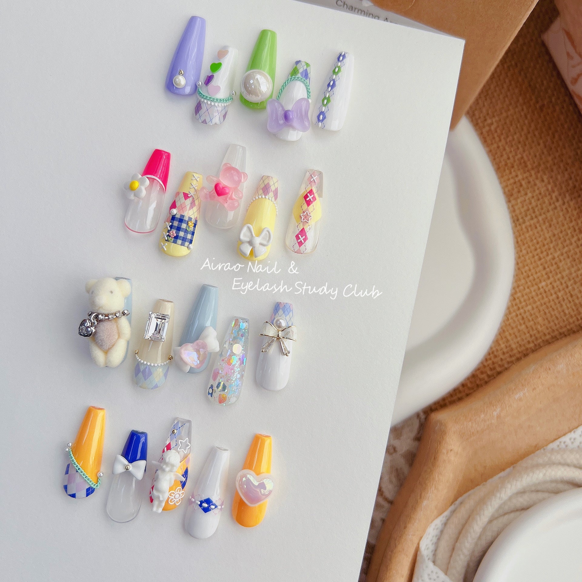 365nails: 「粉彩菱格毛衣」— 美甲貼紙