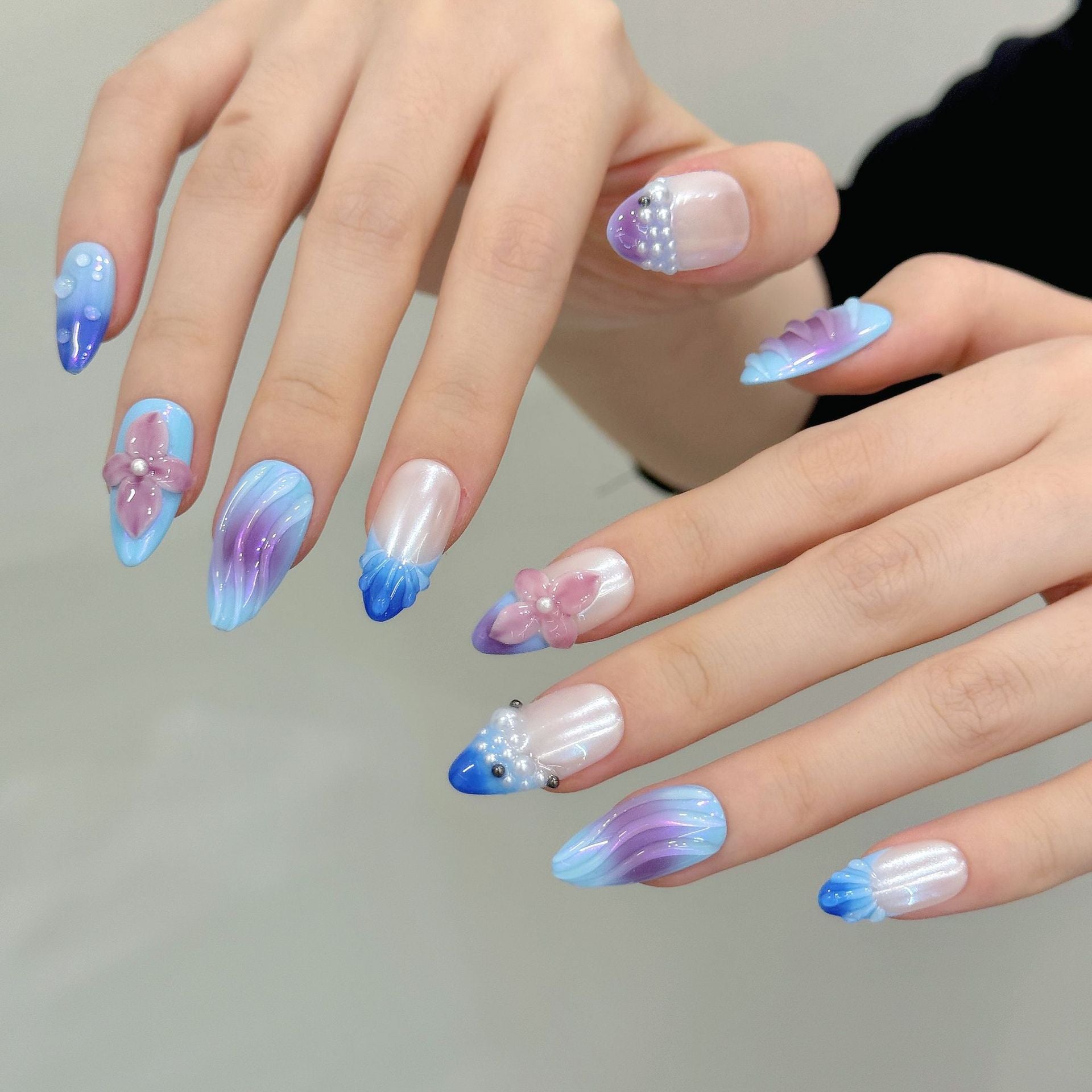 Iridescent Blue Floral Gradient Press On Nails