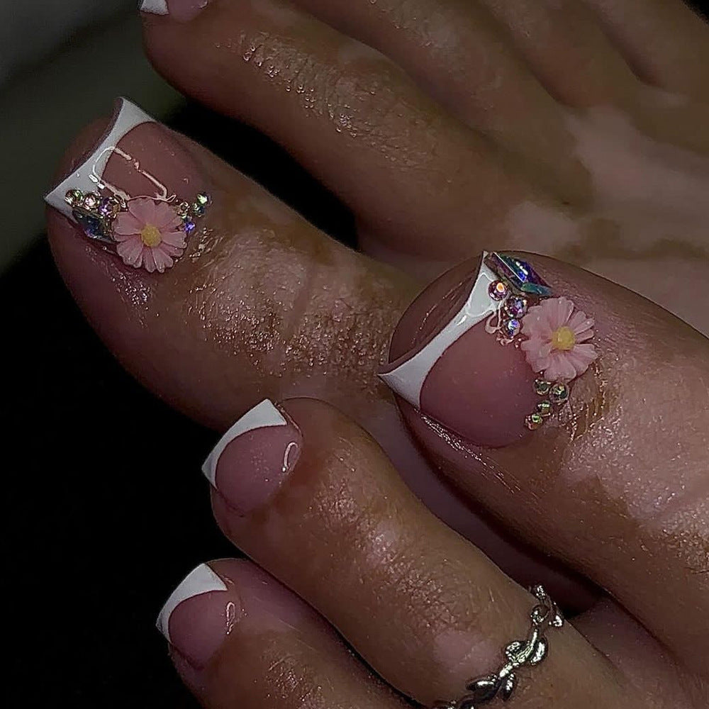 Uñas francesas blancas sencillas para prensar en las uñas de los pies, novedad de verano, manicura de pies con flores, taladro flash, venta al por mayor | 365nails