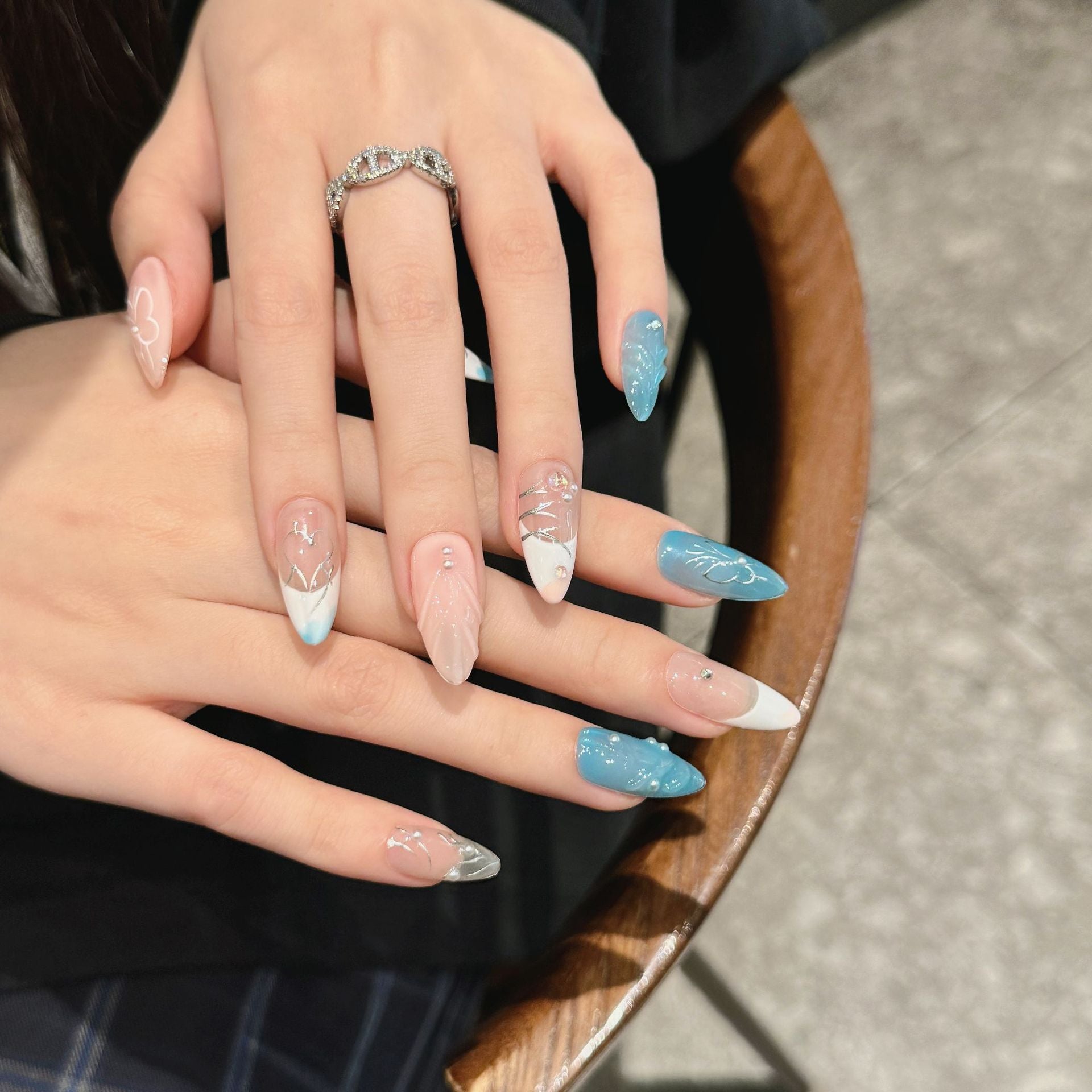 365nails: "Sussurro do Oceano" – Unhas Postiças em Formato Caixão com Flores 3D Feitas à Mão