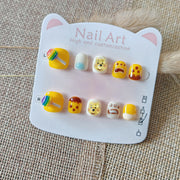365nails: 「玩具總動員歡樂屋」— 手工製可愛短款橢圓形穿戴甲，帶有玩具總動員角色圖案